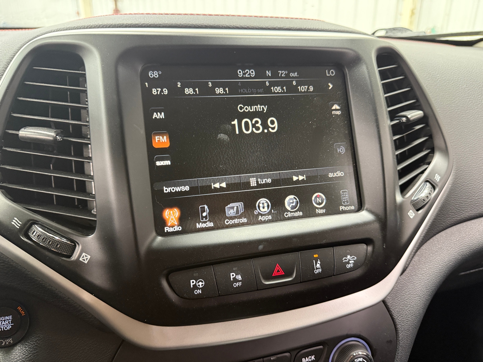 Thumbnail: 2017 Jeep Cherokee - 3