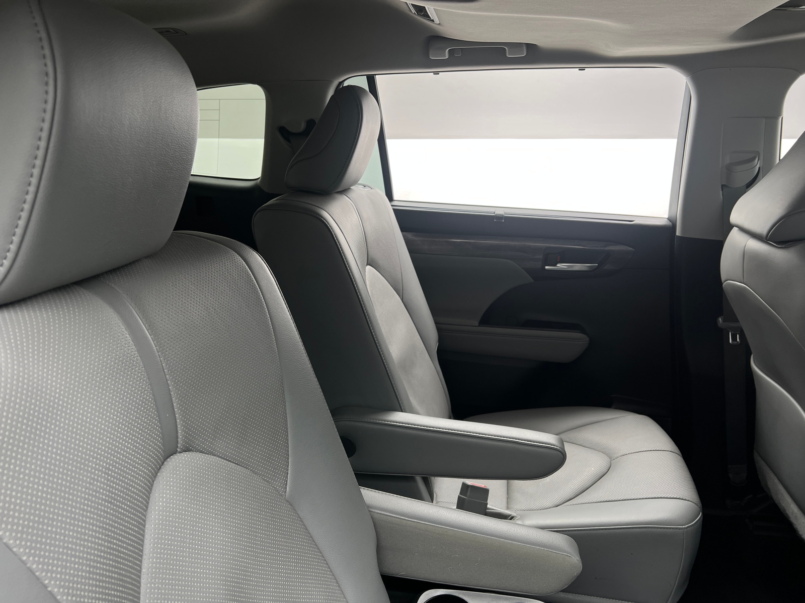 Thumbnail: 2023 Toyota Highlander - 5