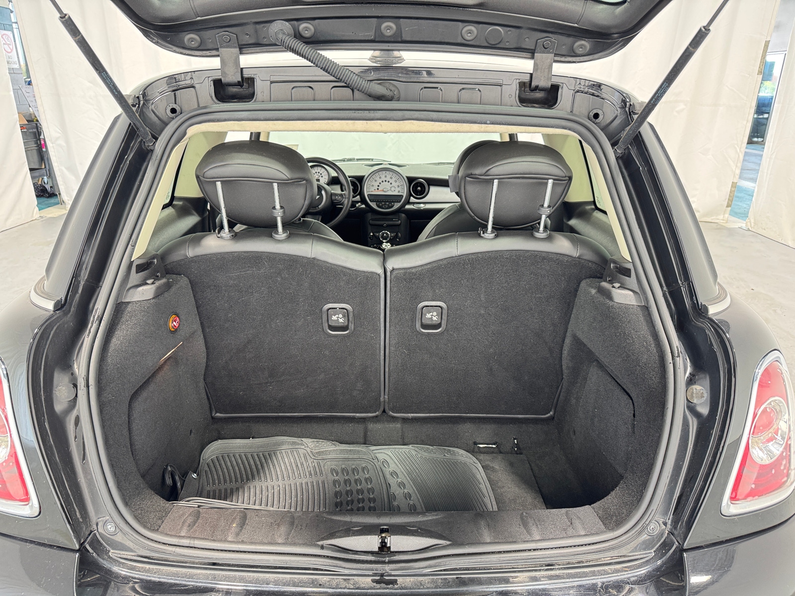Thumbnail: 2012 MINI Cooper Hardtop - 6