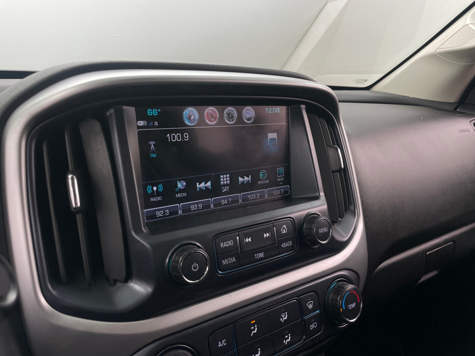 Thumbnail: 2017 Chevrolet Colorado - 4