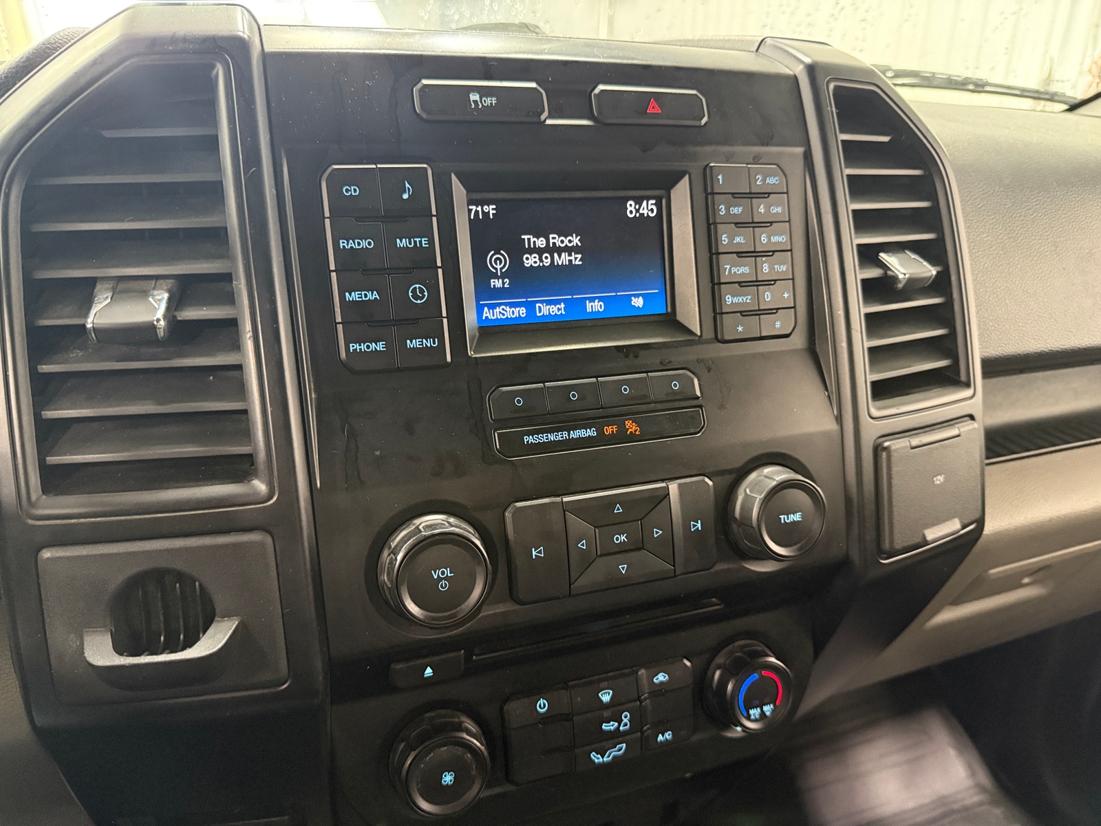 Thumbnail: 2016 Ford Econoline - 4