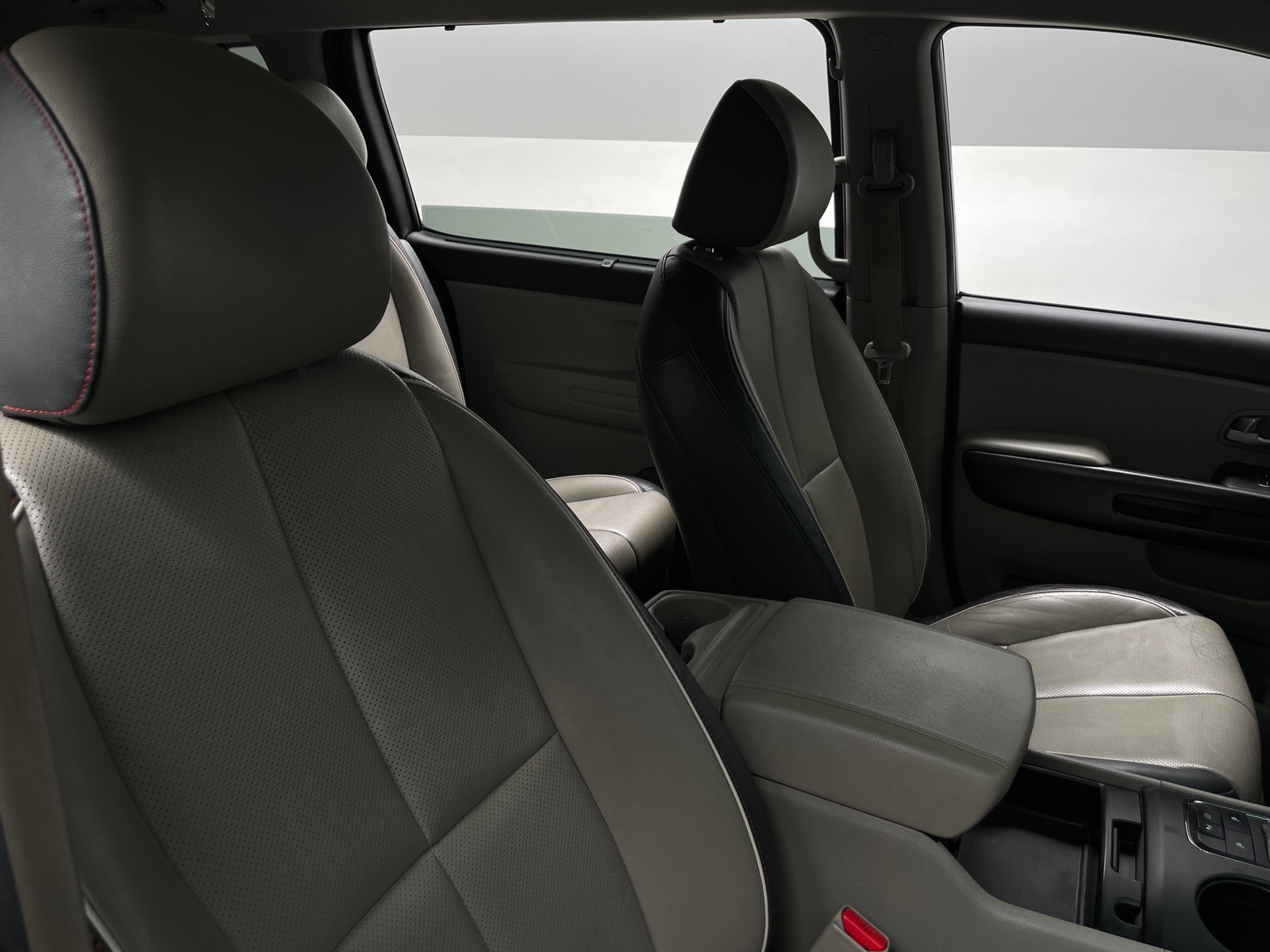 Thumbnail: 2017 Kia Sedona - 2