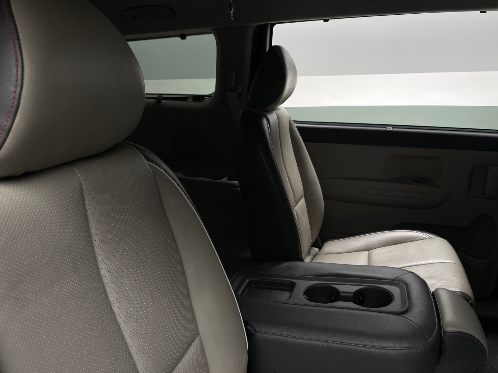 Thumbnail: 2017 Kia Sedona - 6