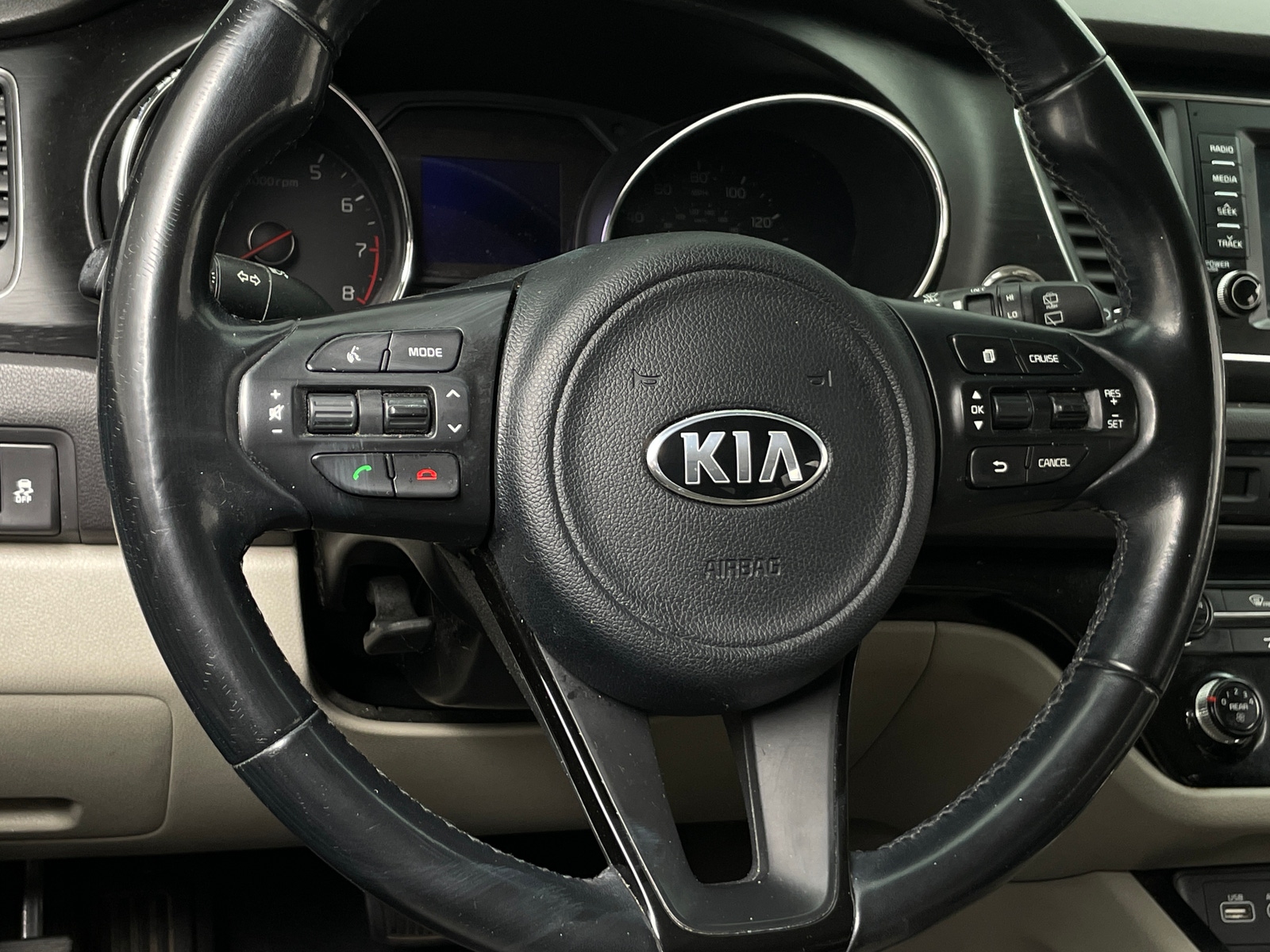 Thumbnail: 2017 Kia Sedona - 5