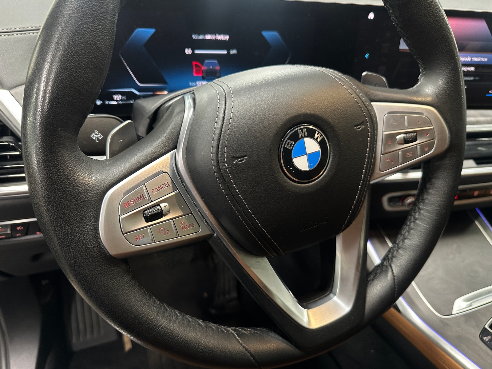 Thumbnail: 2023 BMW X7 - 4