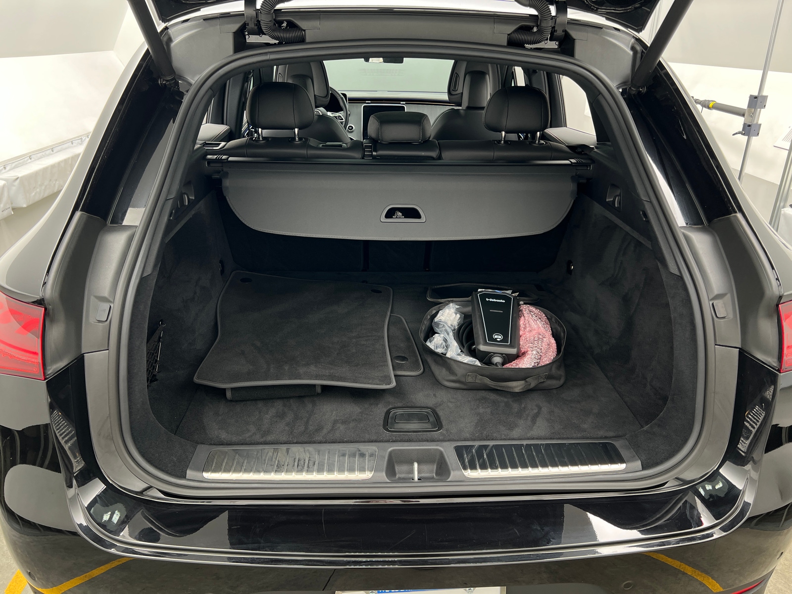 Thumbnail: 2025 Mercedes-Benz EQE - 6