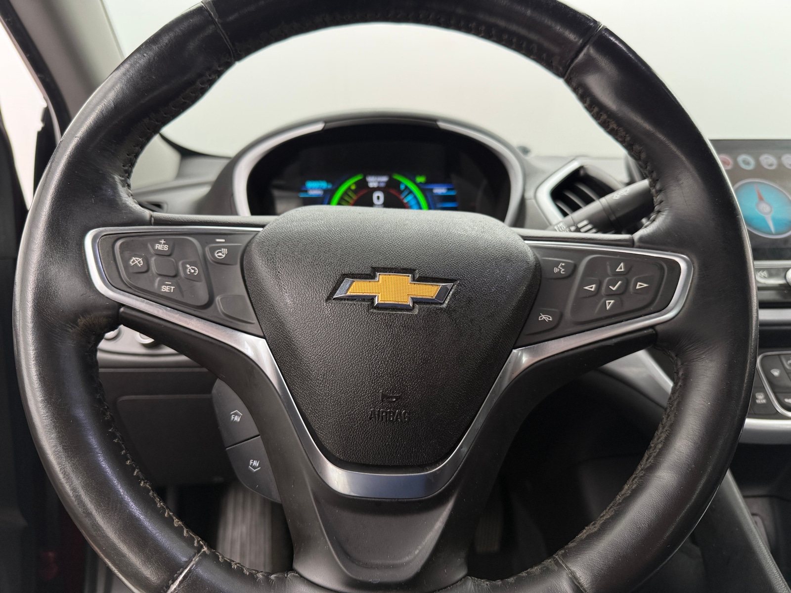 Thumbnail: 2018 Chevrolet Volt - 4