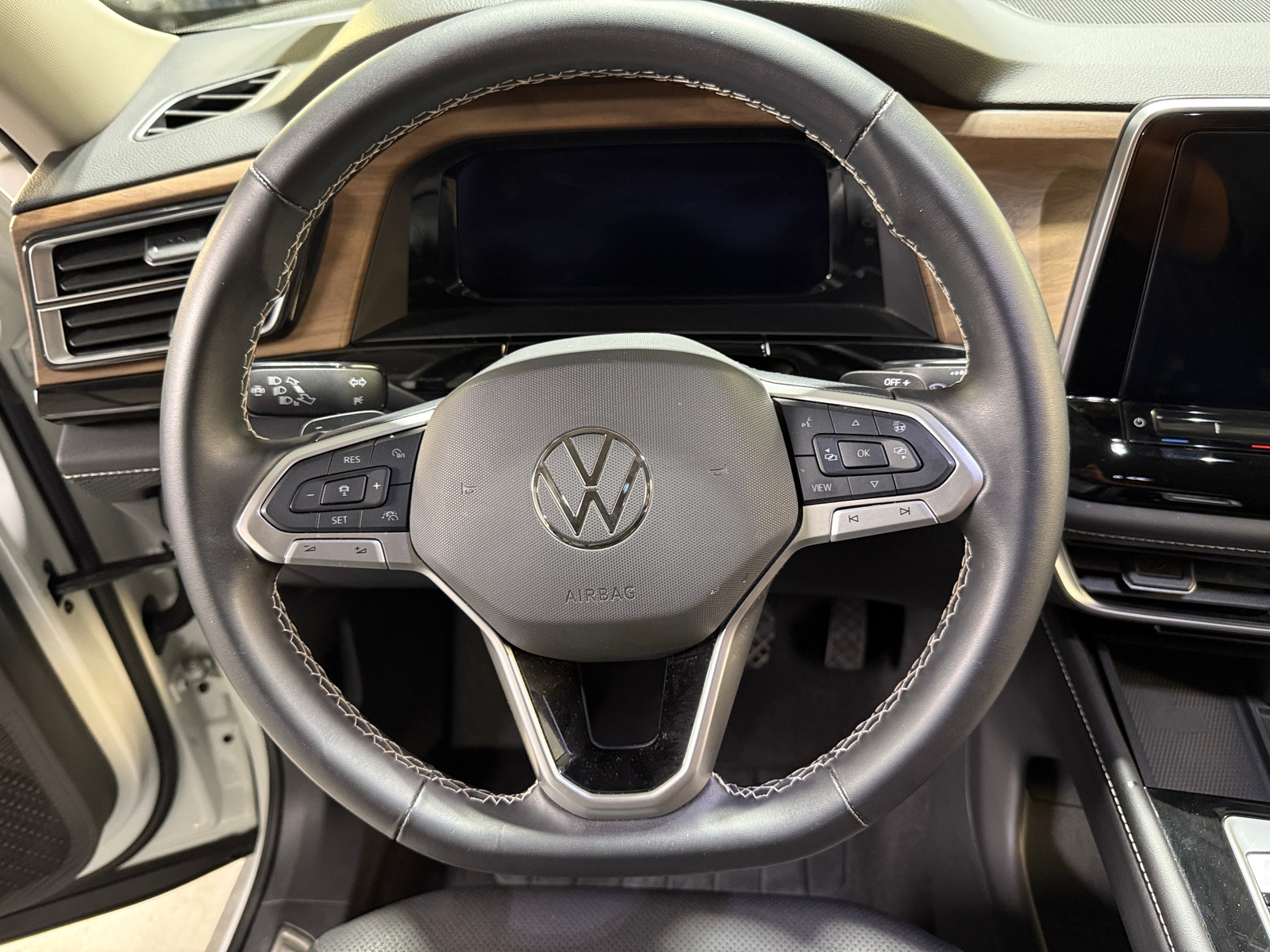 Thumbnail: 2024 Volkswagen Atlas - 4