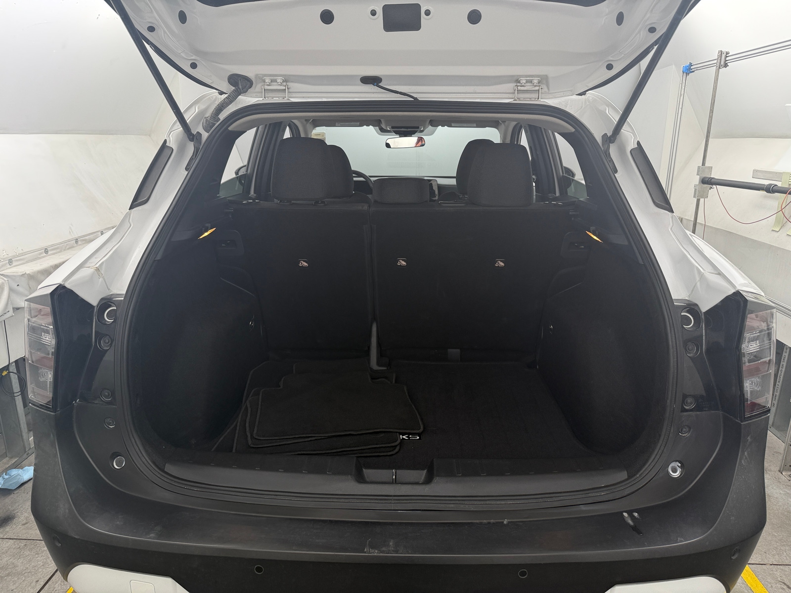 Thumbnail: 2025 Nissan Kicks - 7