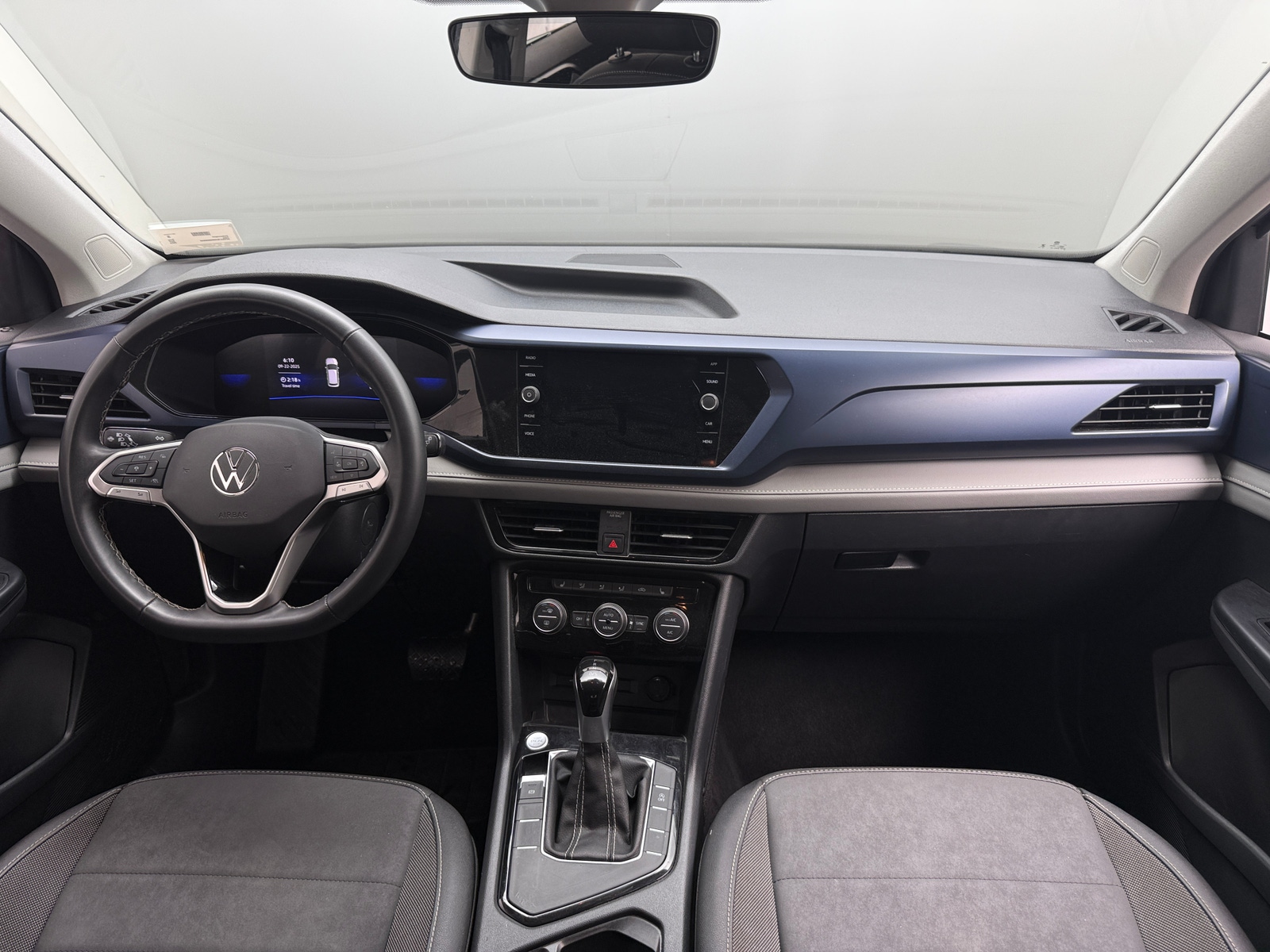 Thumbnail: 2024 Volkswagen Taos - 3