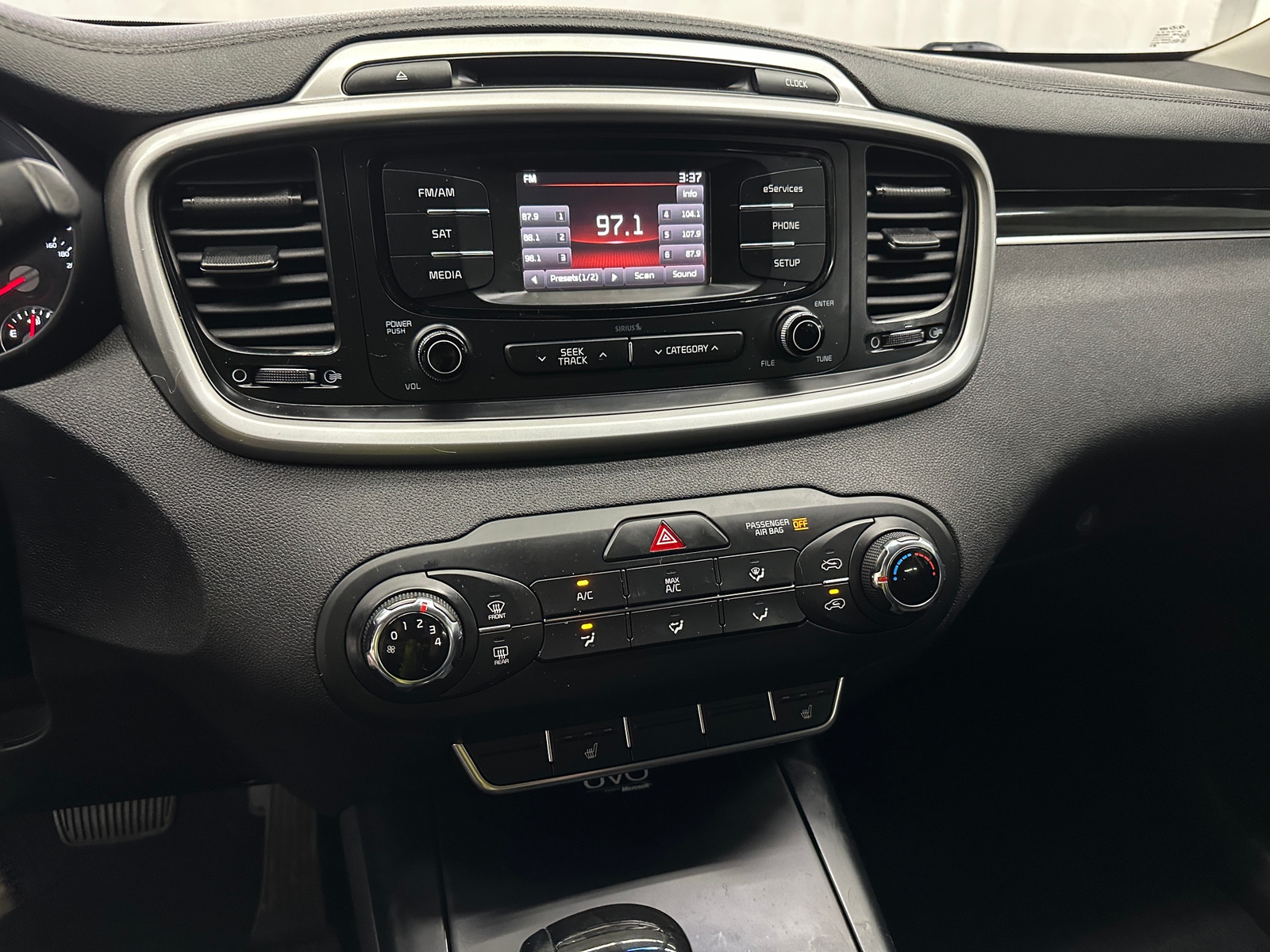 Thumbnail: 2016 Kia Sorento - 4