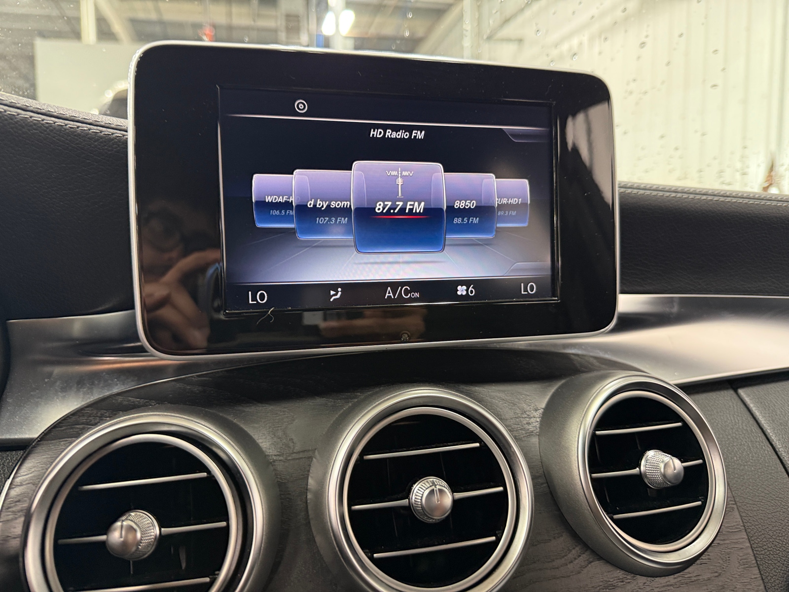 Thumbnail: 2015 Mercedes-Benz C-Class - 4