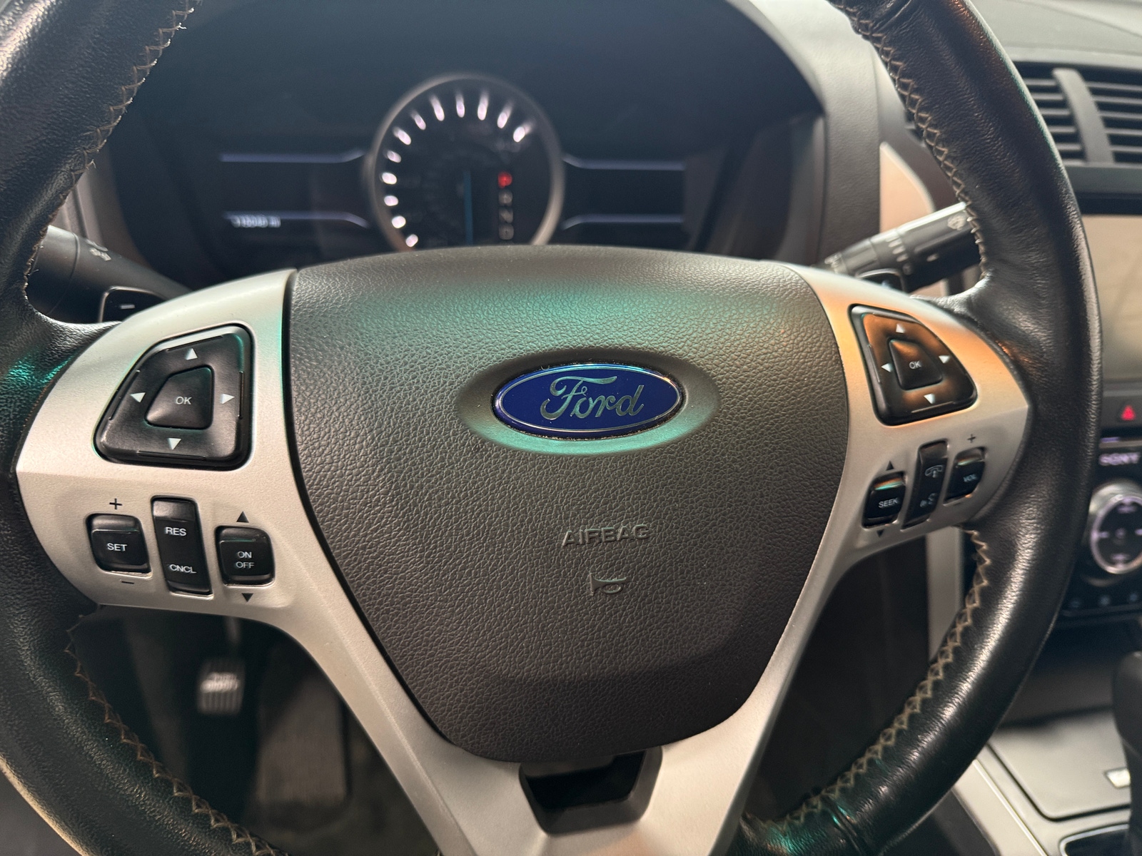 Thumbnail: 2013 Ford Explorer - 4