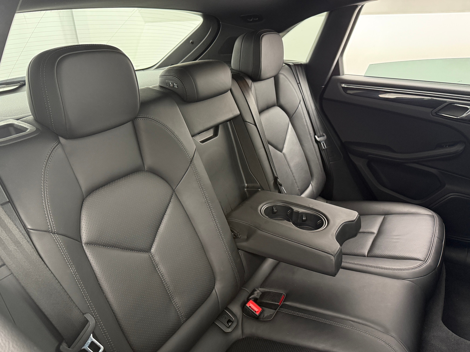 Thumbnail: 2015 Porsche Macan - 5
