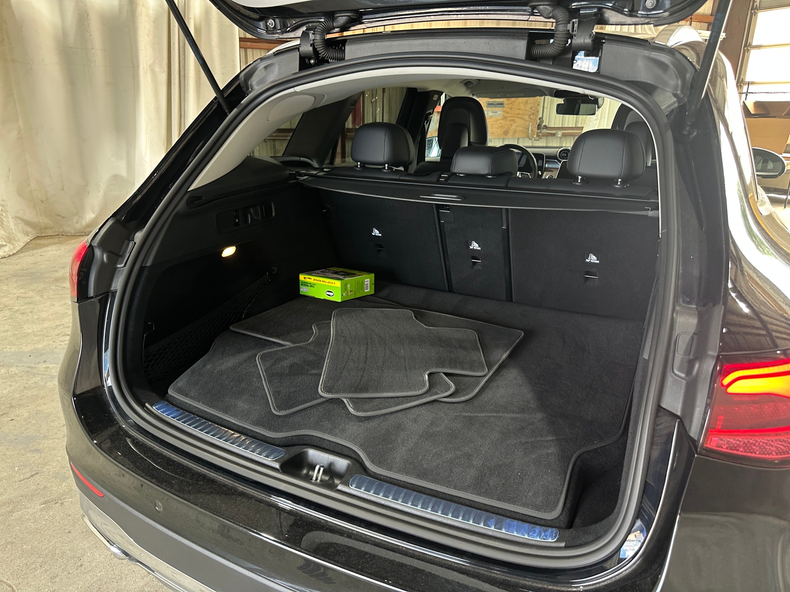 Thumbnail: 2025 Mercedes-Benz GLC - 6