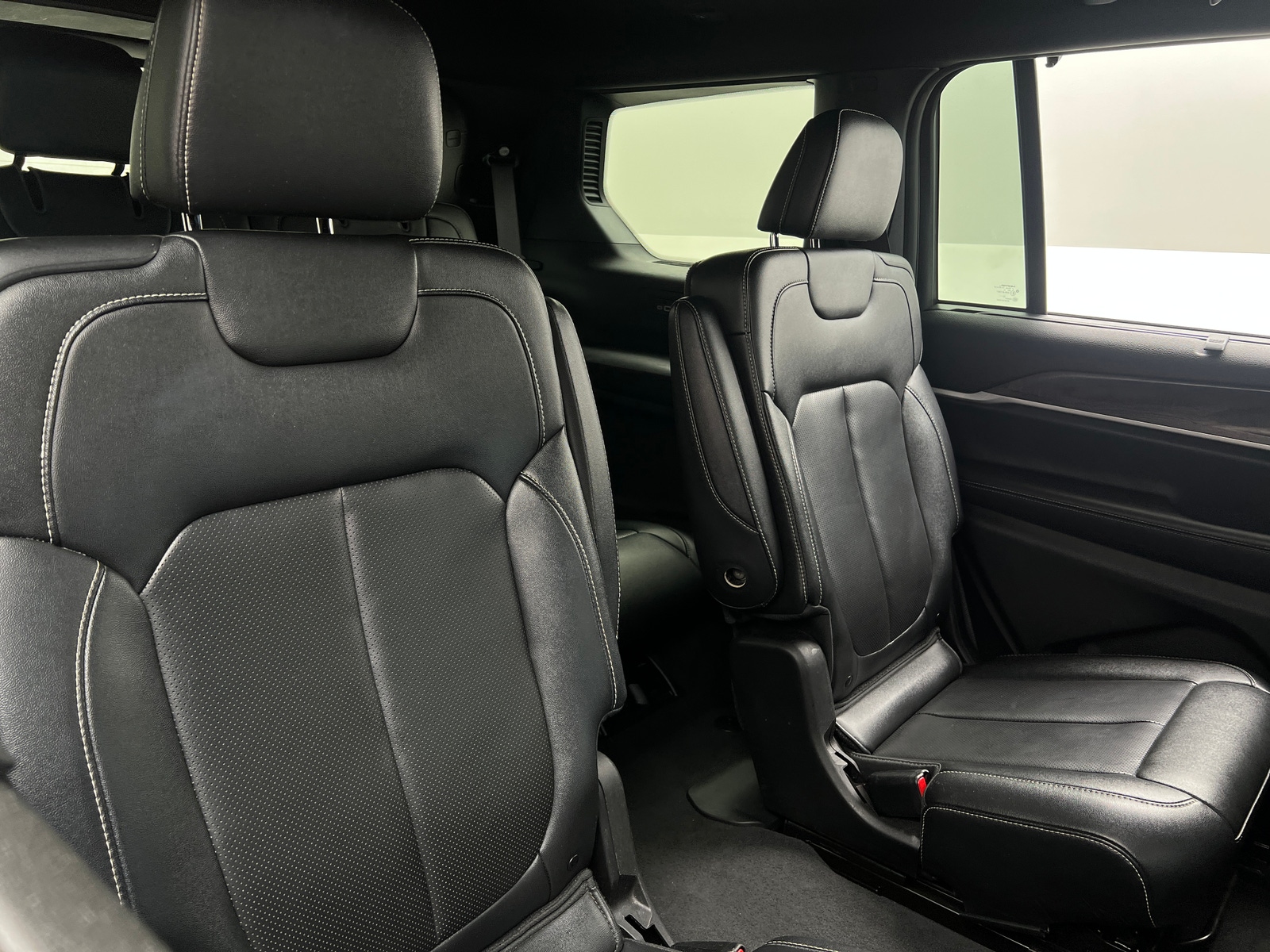 Thumbnail: 2024 Jeep Grand Cherokee L - 5
