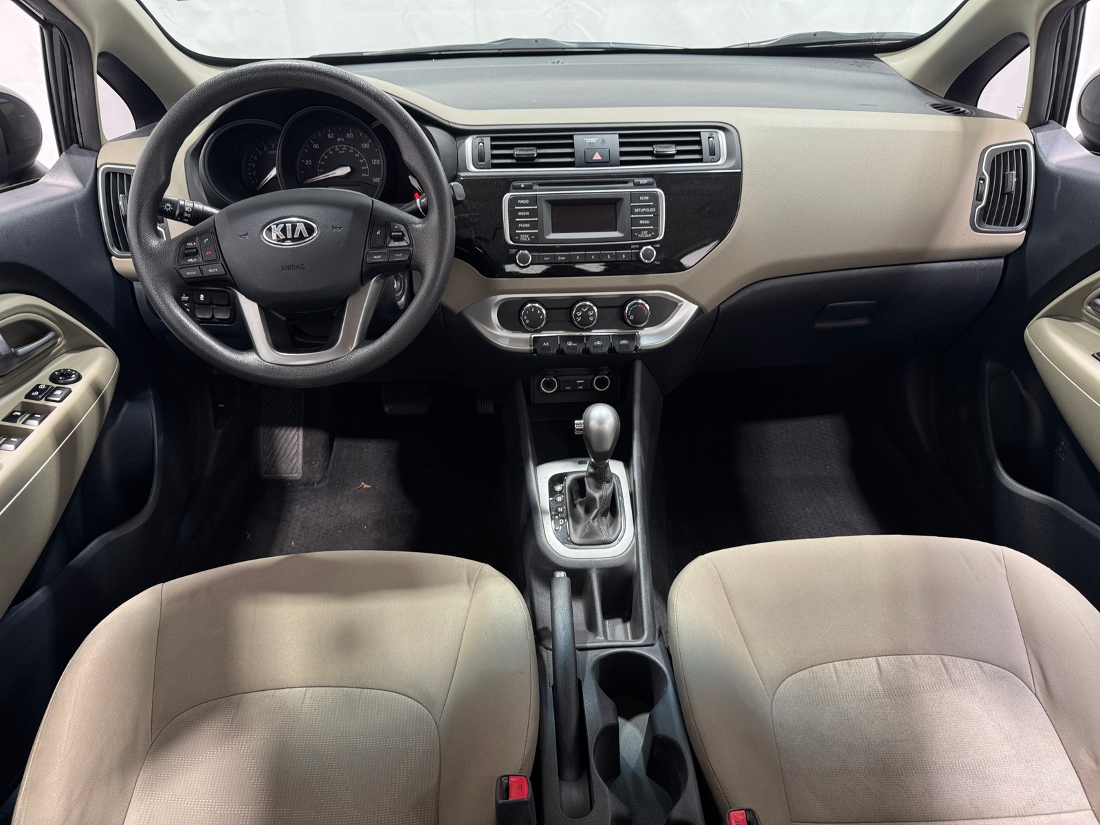 Thumbnail: 2016 Kia Rio - 3