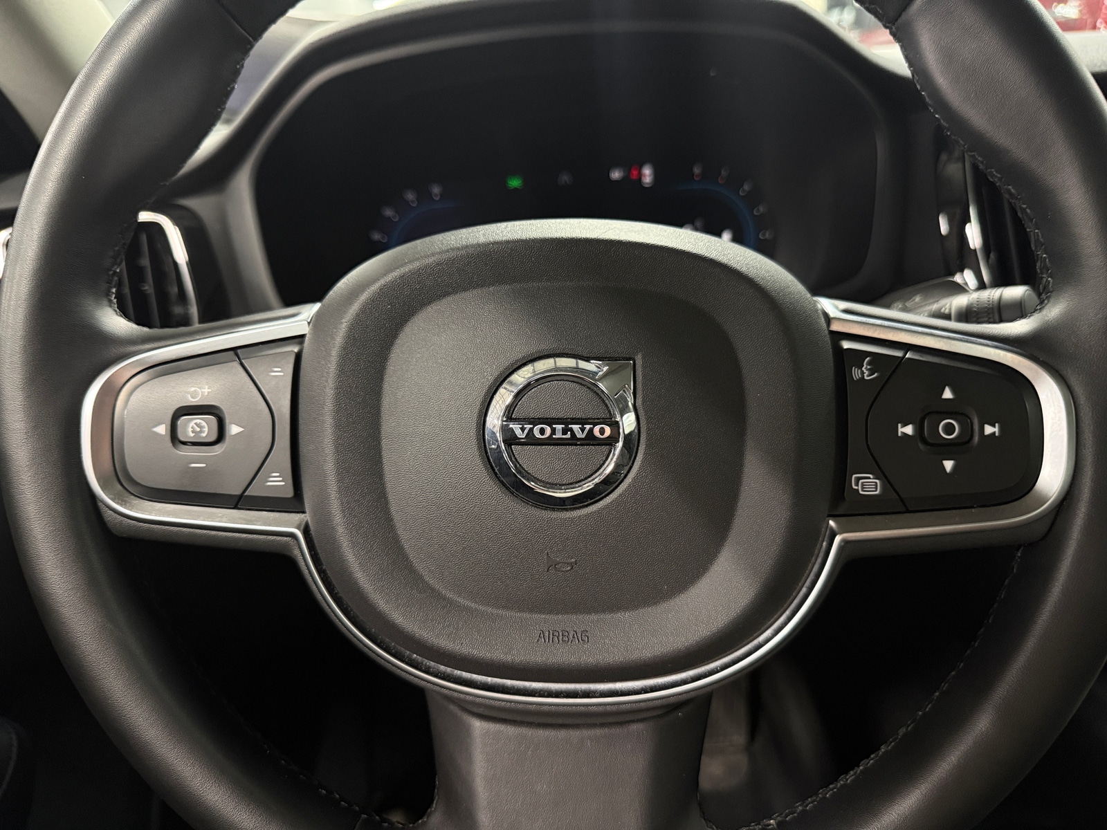 Thumbnail: 2024 Volvo S60 - 5