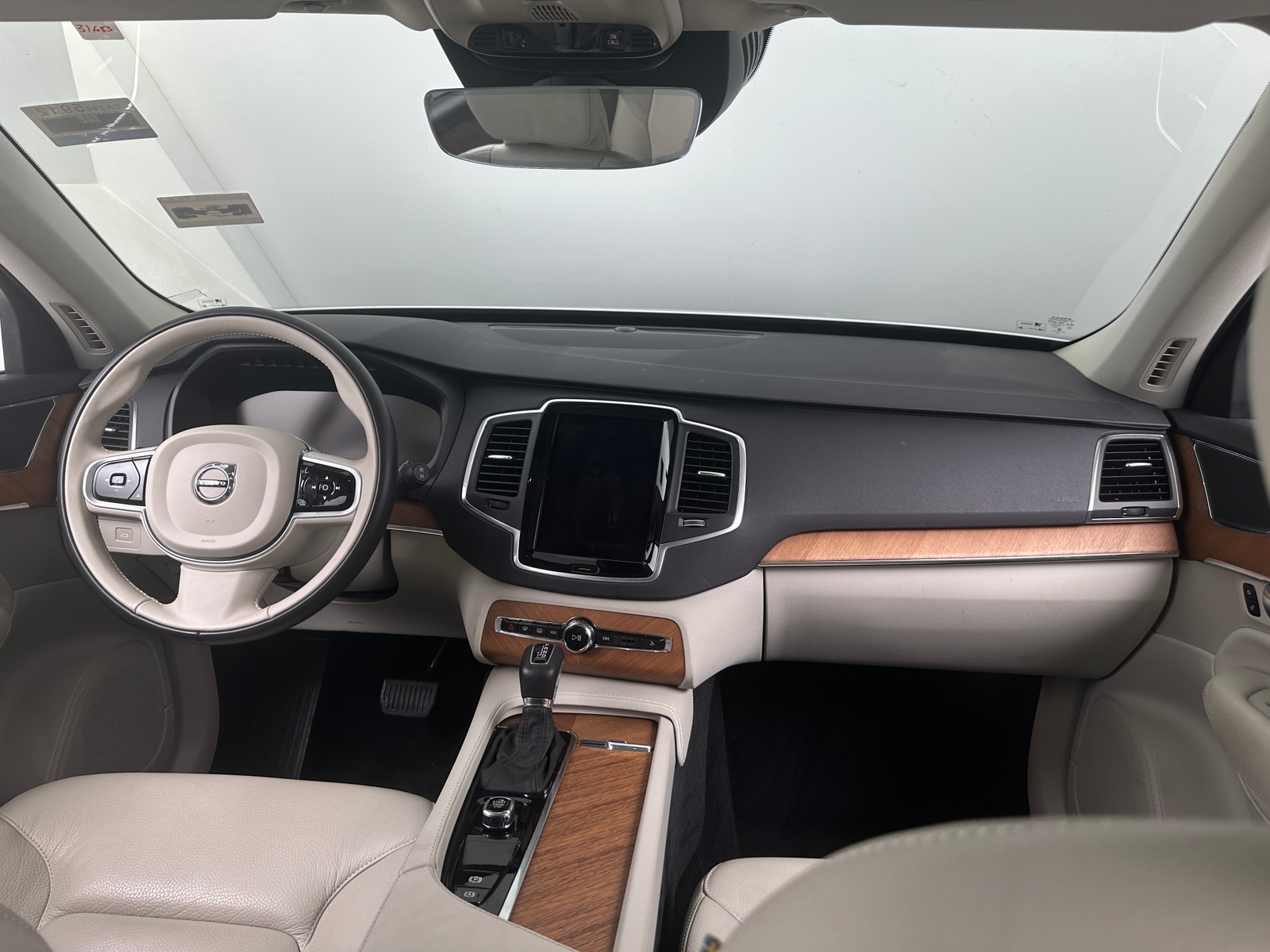 Thumbnail: 2022 Volvo XC90 - 2