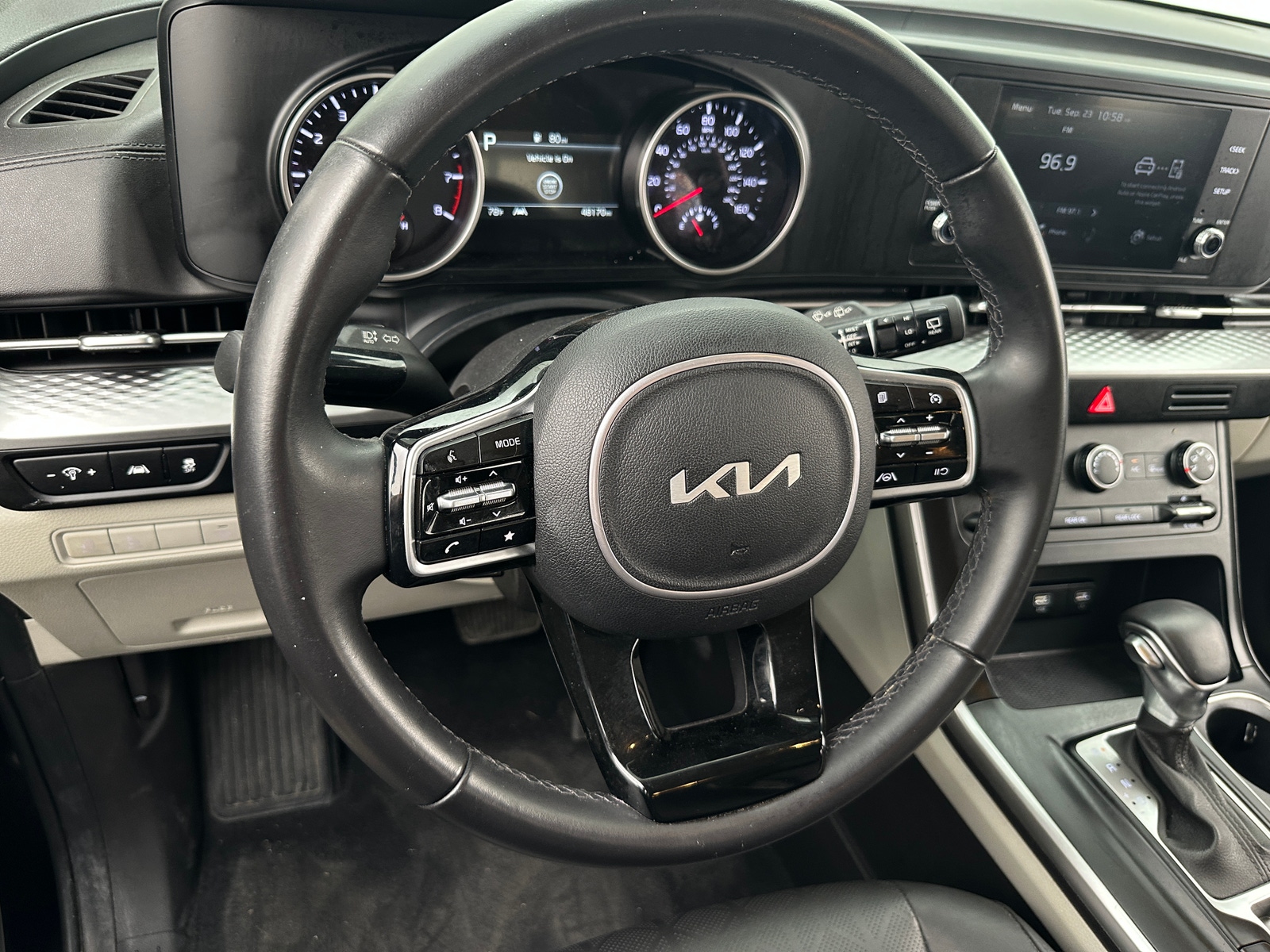 Thumbnail: 2022 Kia Carnival - 4