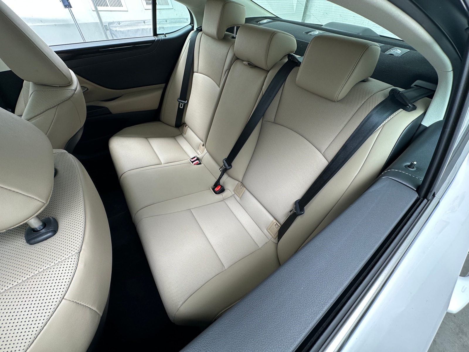 Thumbnail: 2020 Lexus ES - 5