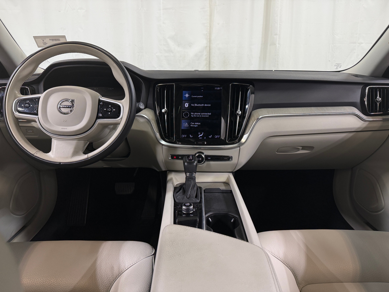 Thumbnail: 2022 Volvo V60 - 2