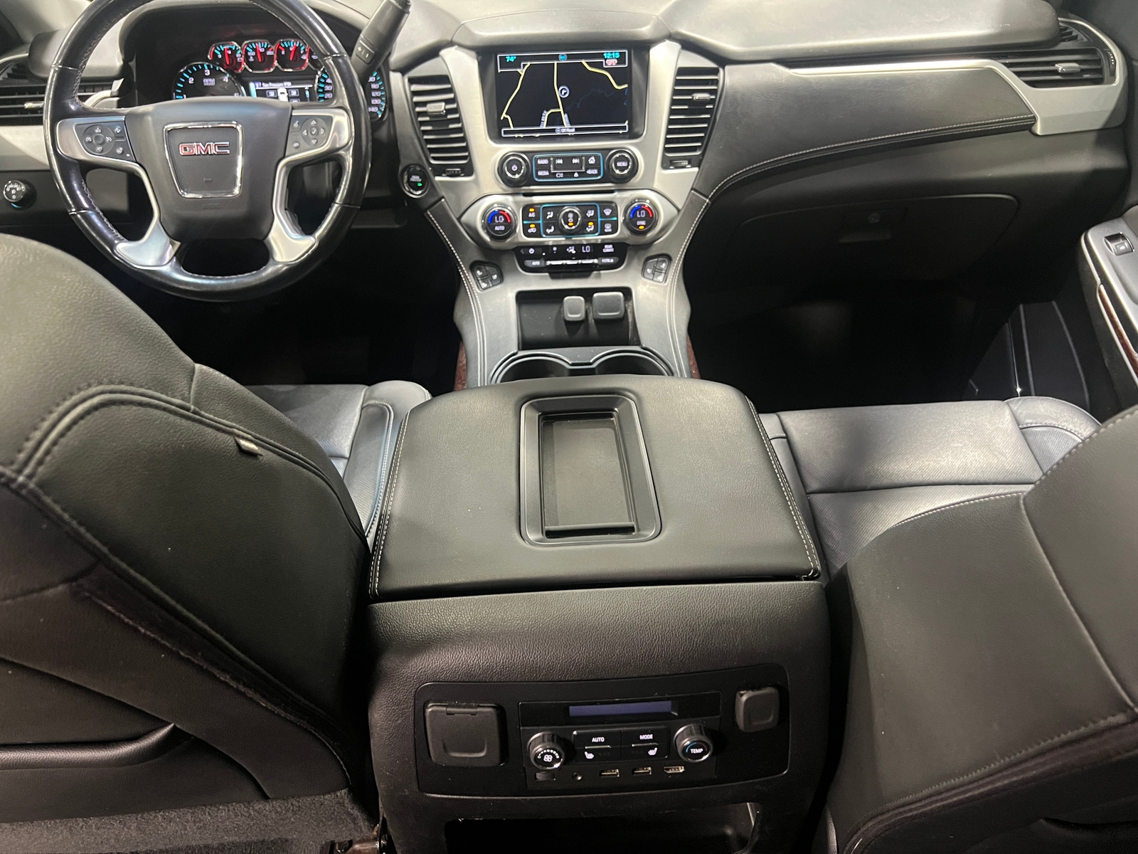 Thumbnail: 2019 GMC Yukon XL - 2