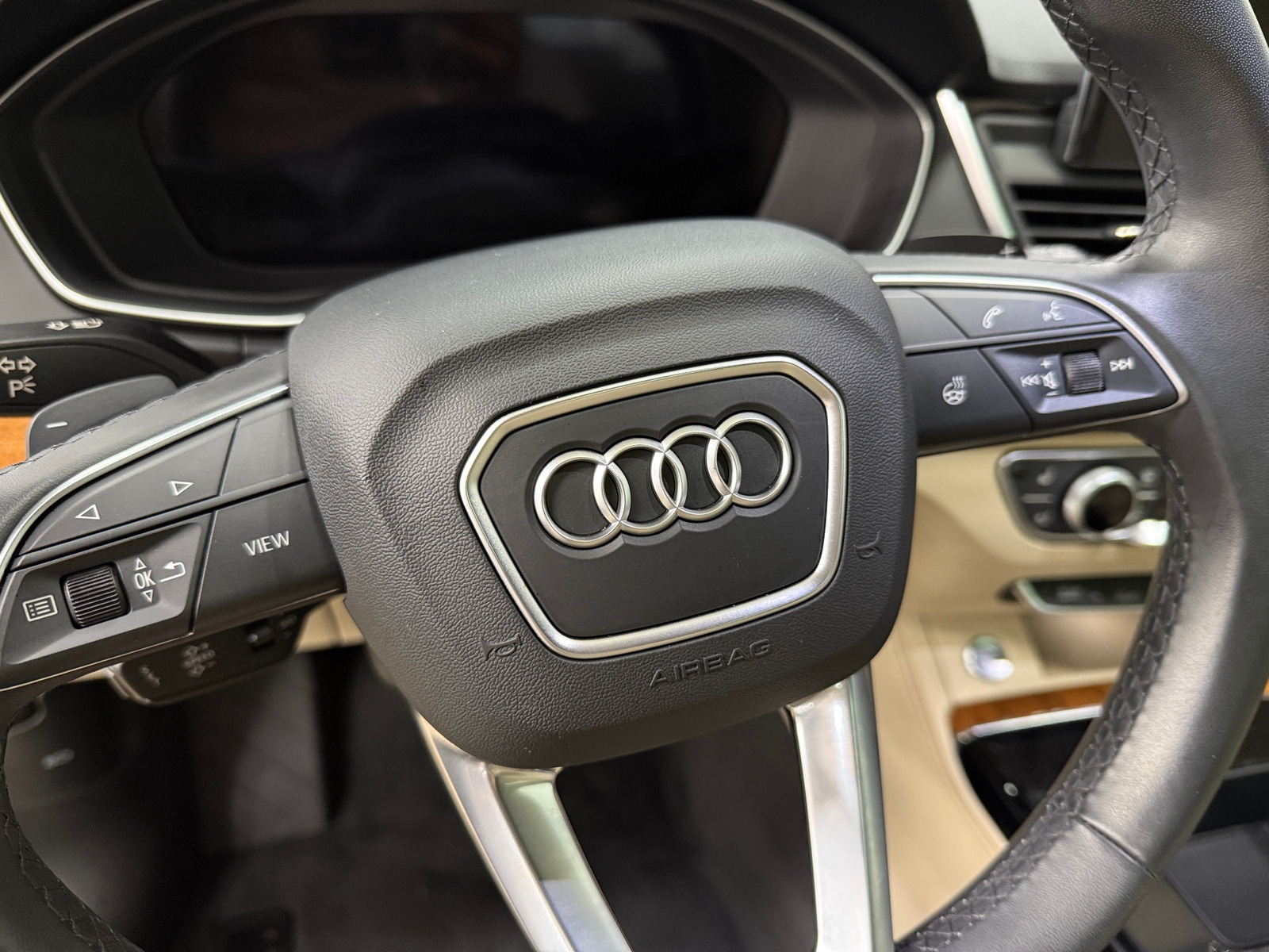 Thumbnail: 2022 Audi Q5 - 4