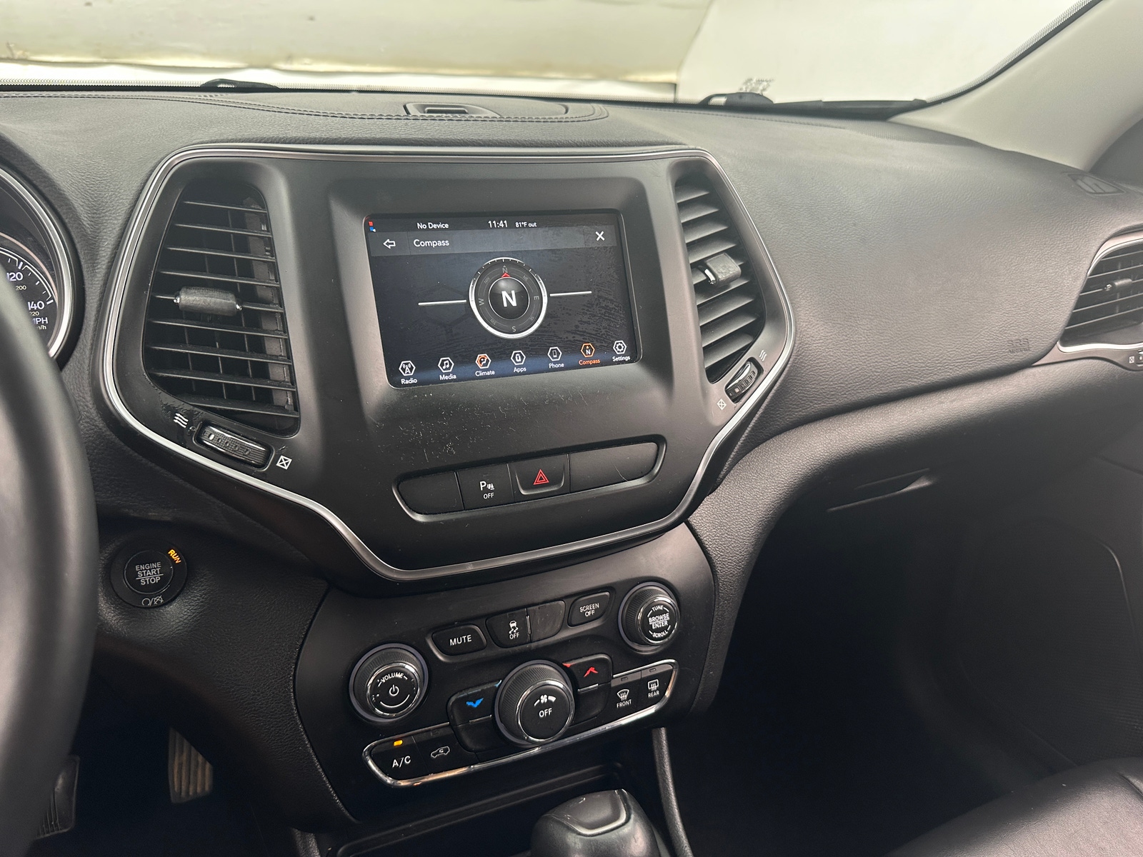 Thumbnail: 2019 Jeep Cherokee - 4