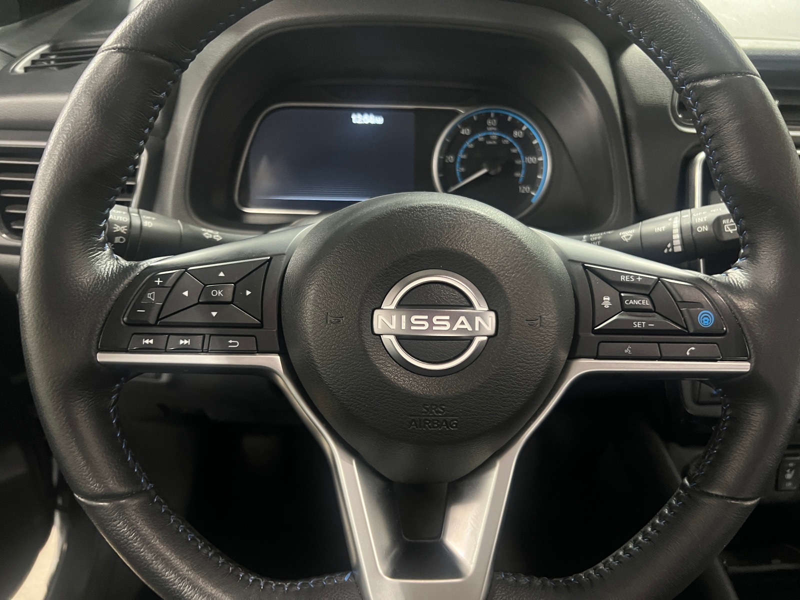 Thumbnail: 2023 Nissan Leaf - 5