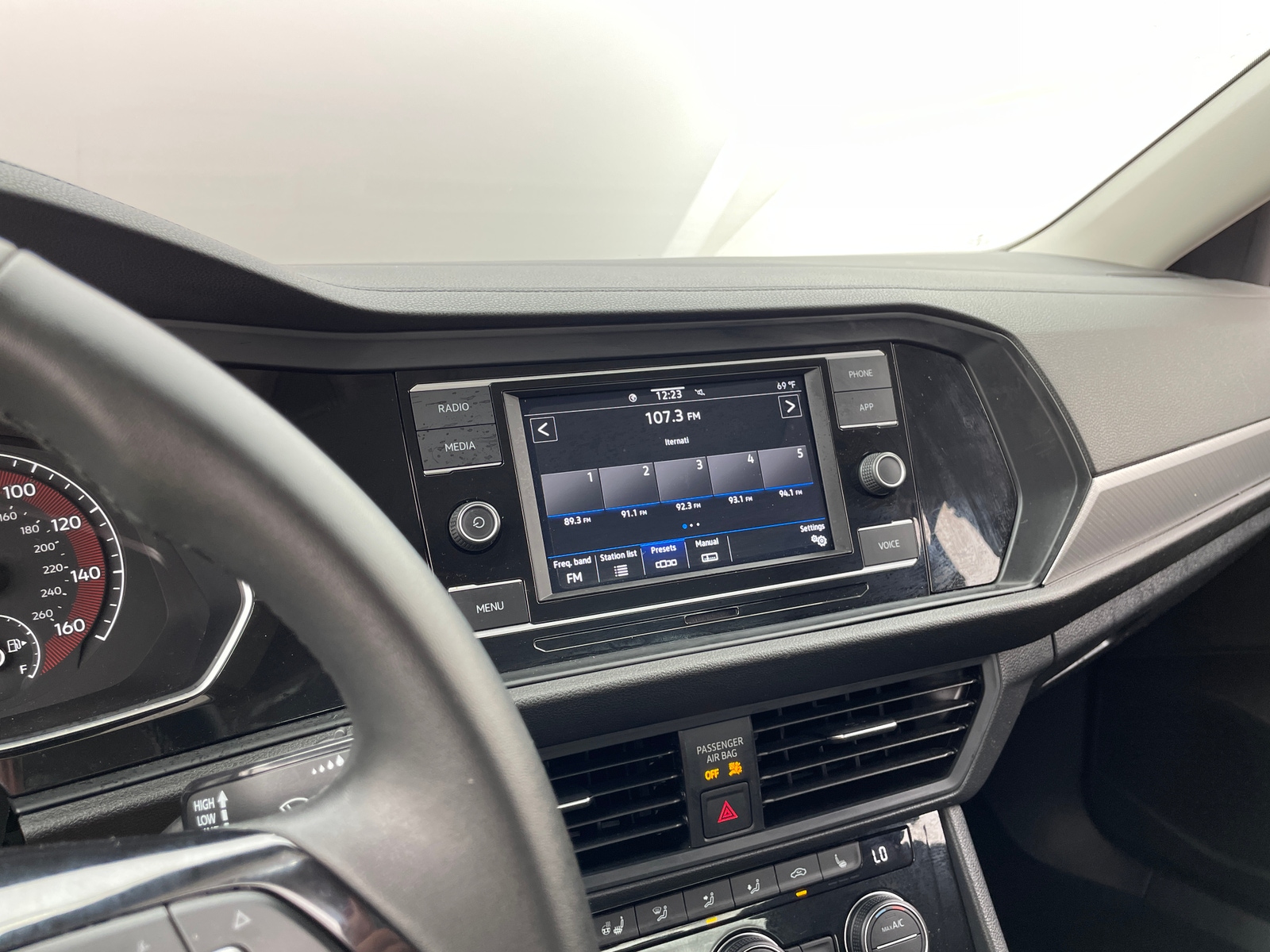 Thumbnail: 2020 Volkswagen Jetta - 3