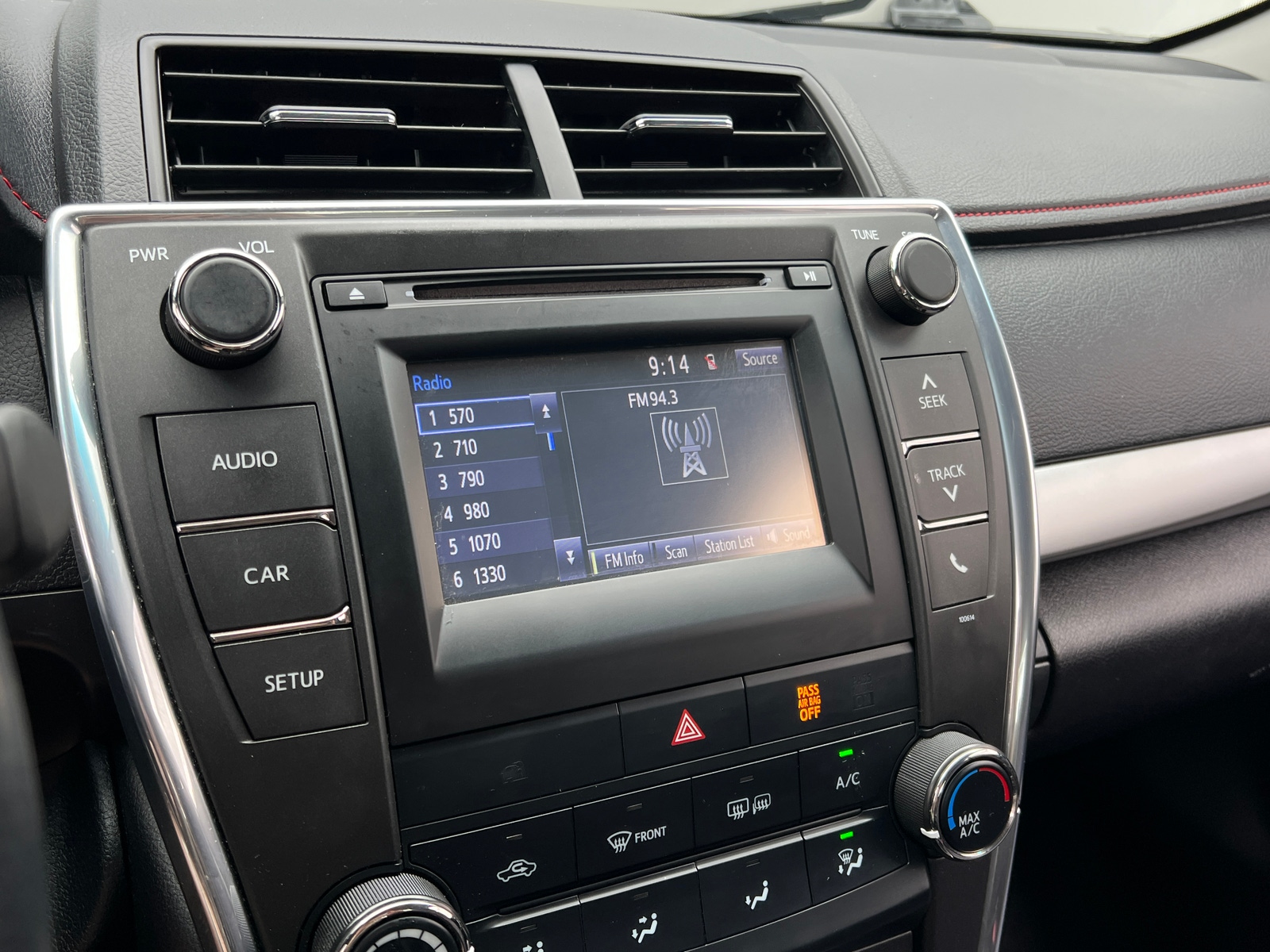 Thumbnail: 2017 Toyota Camry - 4
