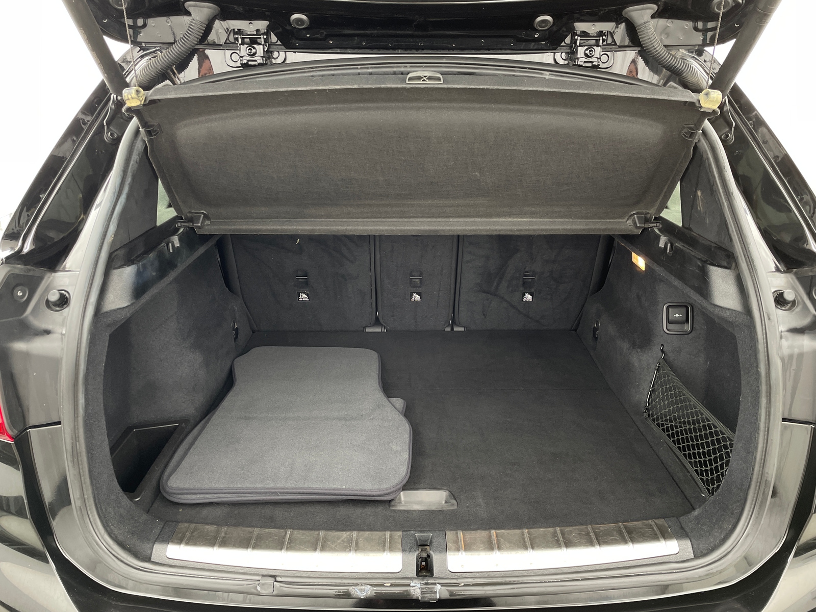 Thumbnail: 2019 BMW X1 - 6