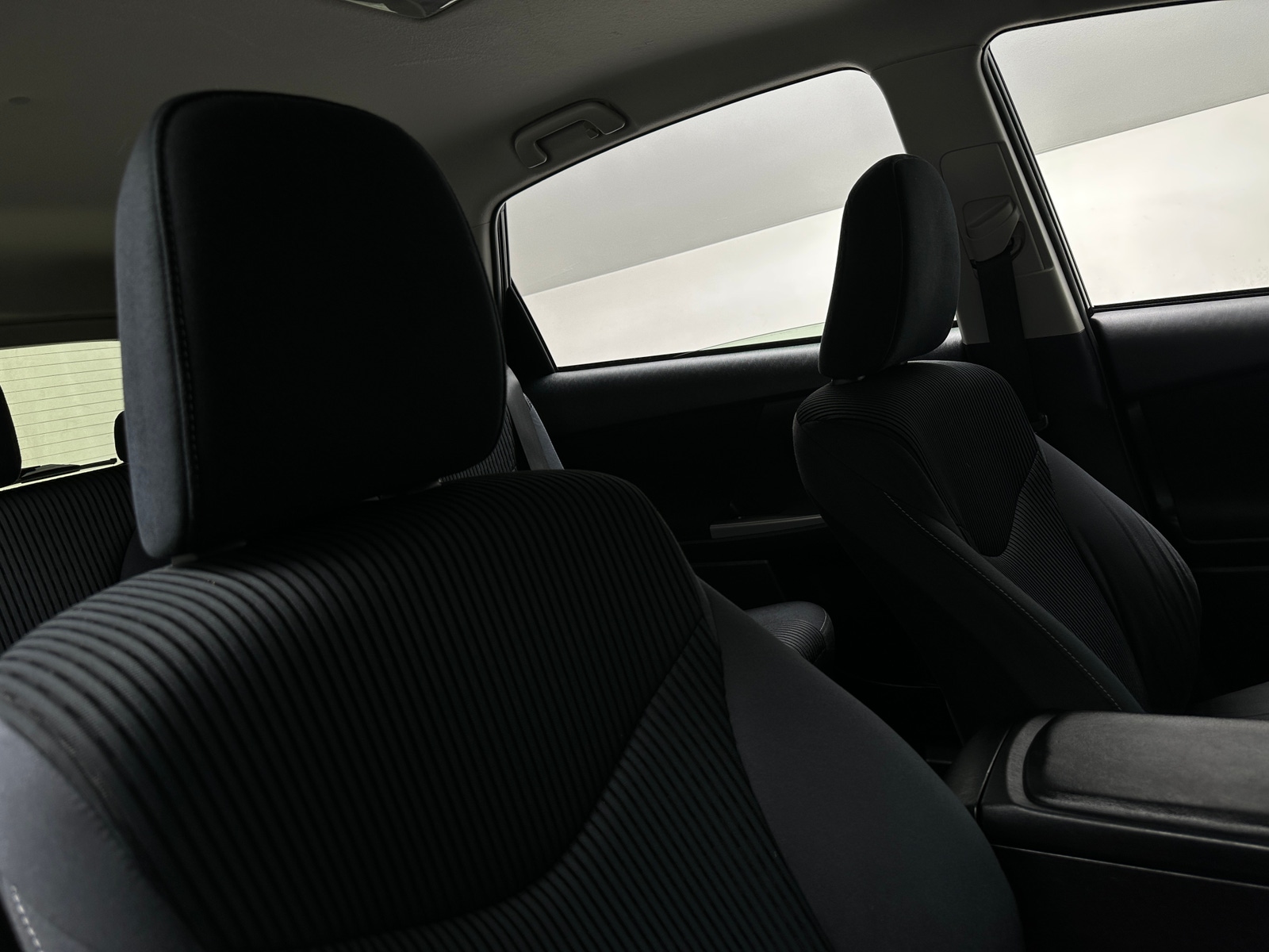 Thumbnail: 2015 Toyota Prius v - 2