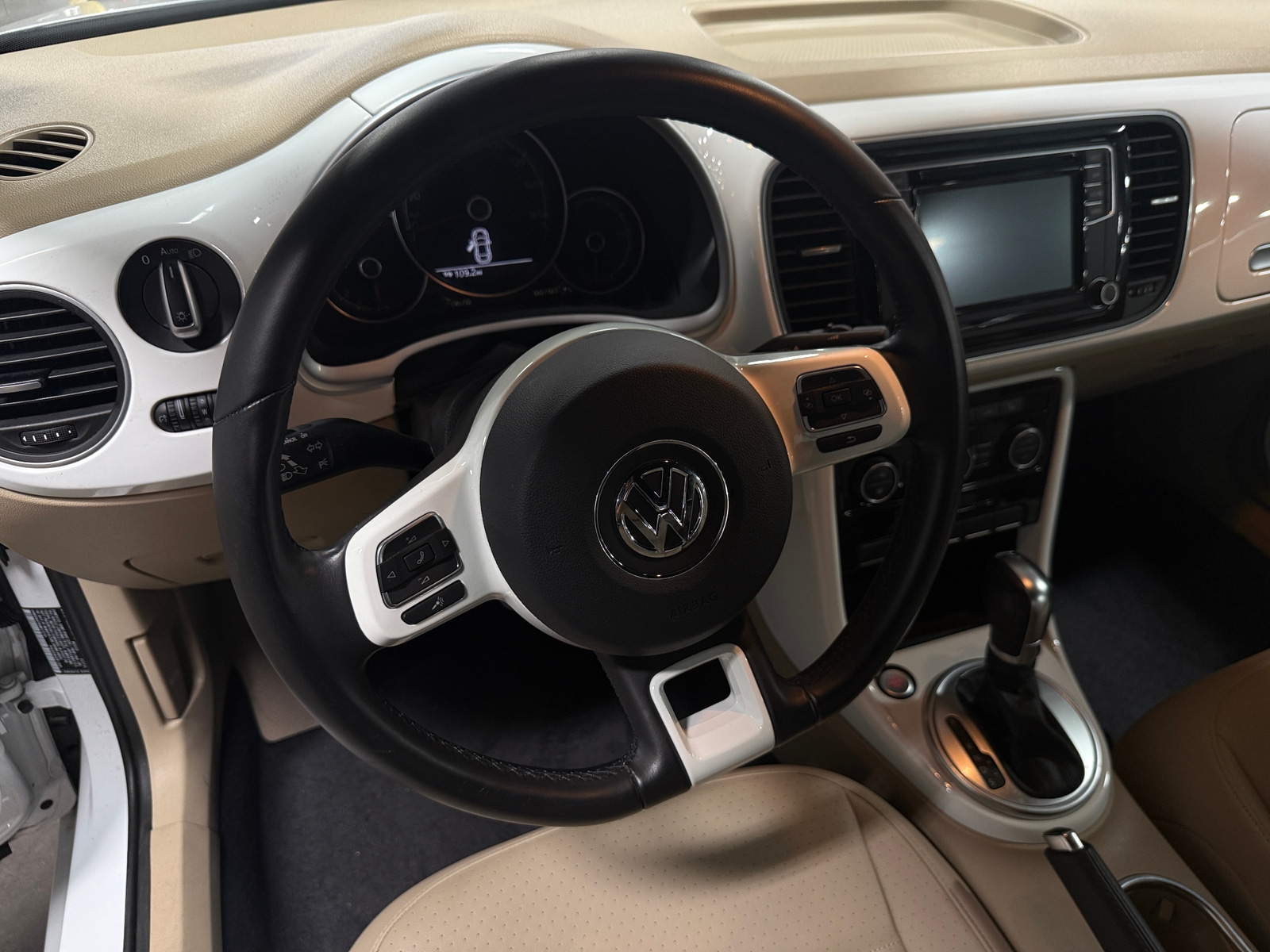 Thumbnail: 2019 Volkswagen Beetle - 4