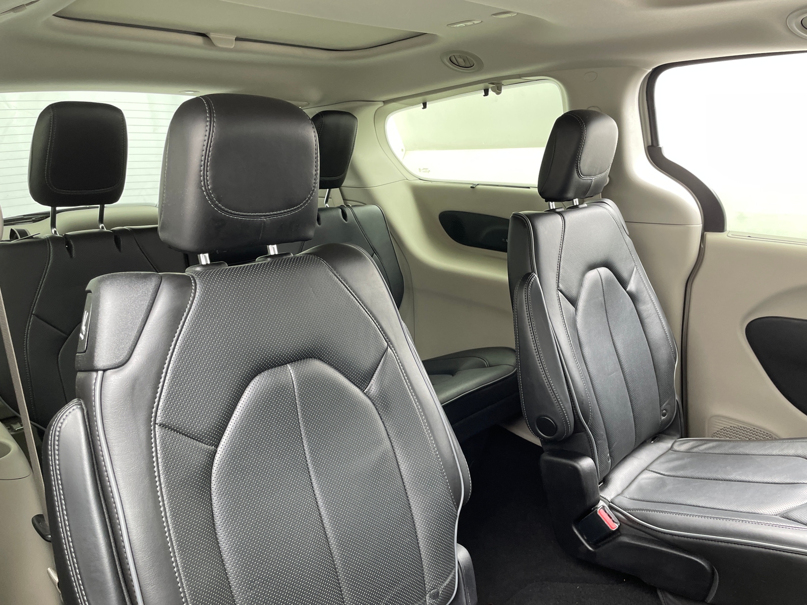 Thumbnail: 2019 Chrysler Pacifica - 5