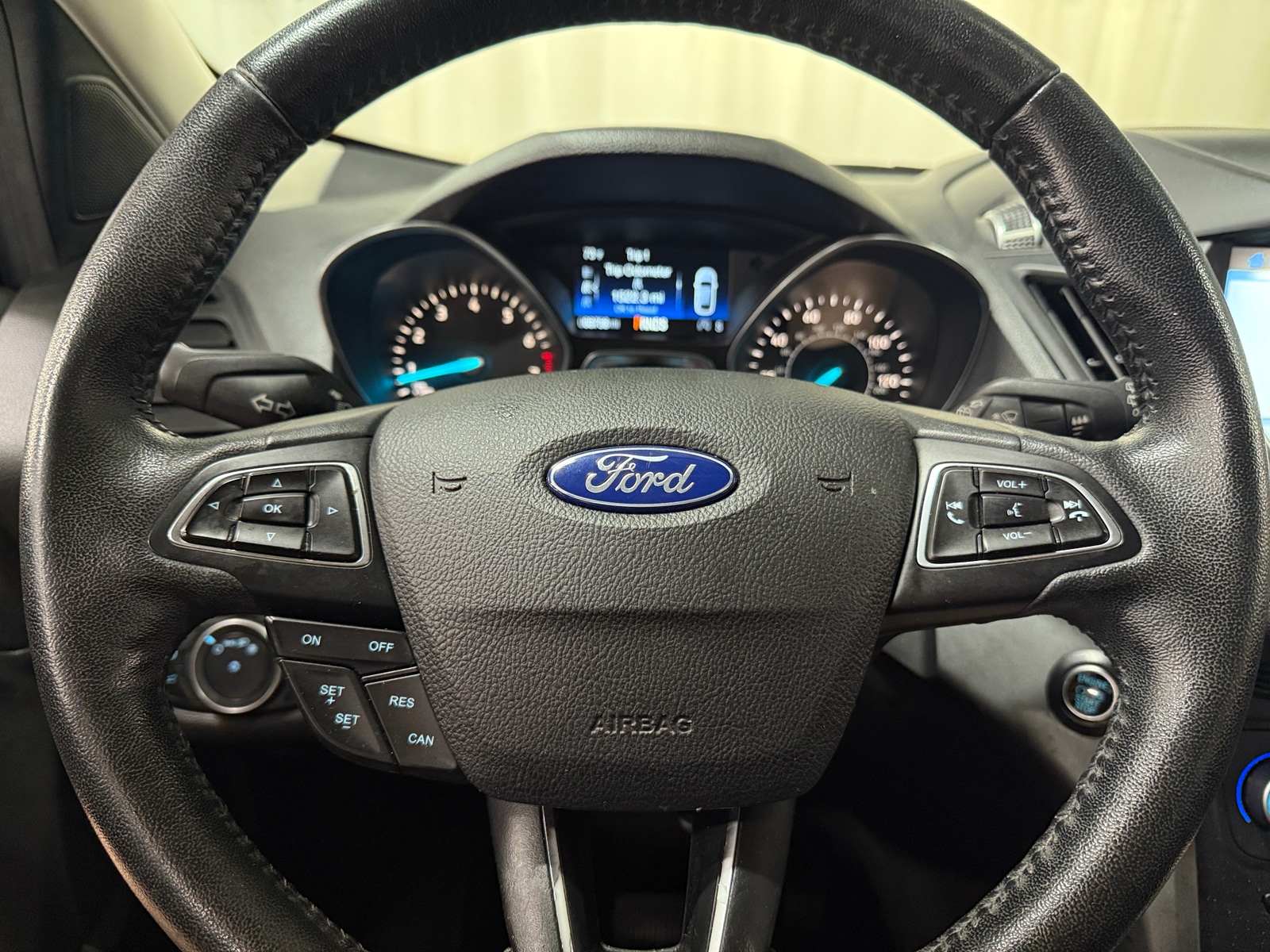 Thumbnail: 2019 Ford Escape - 4