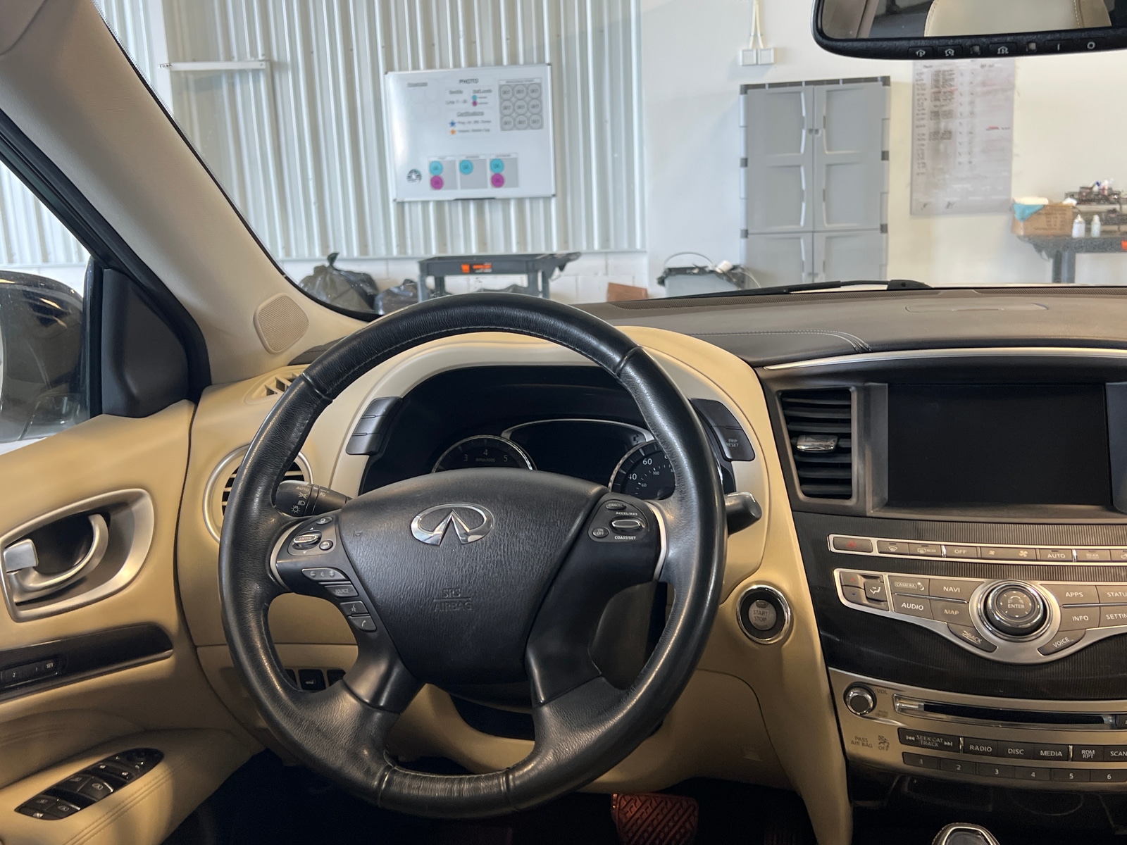 Thumbnail: 2017 INFINITI QX60 - 4