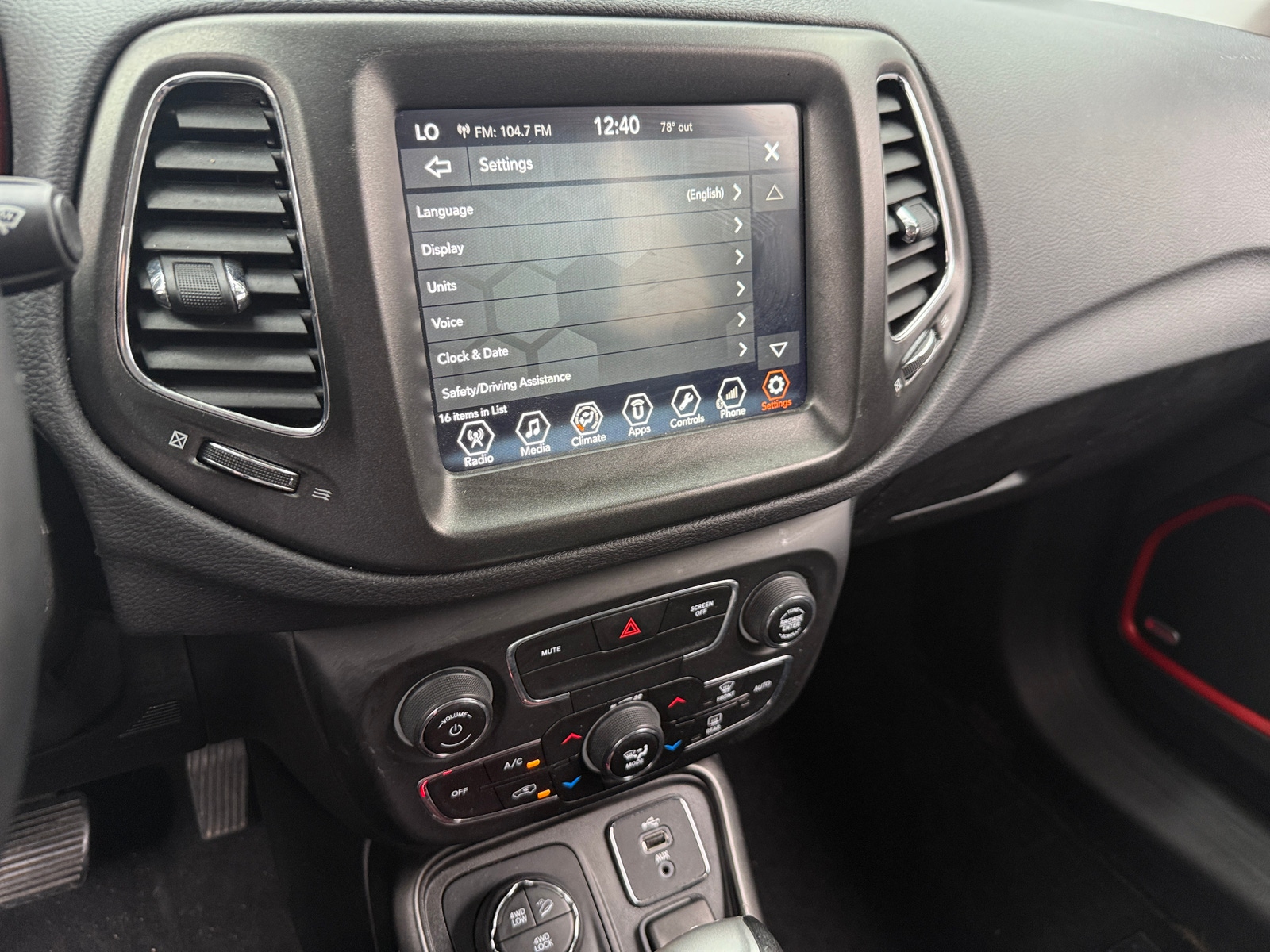 Thumbnail: 2018 Jeep Compass - 3