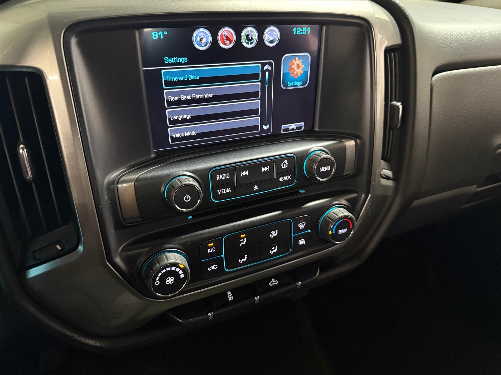 Thumbnail: 2018 Chevrolet Silverado 1500 - 4
