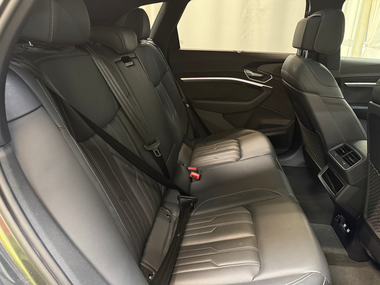 Thumbnail: 2019 Audi e-tron - 5