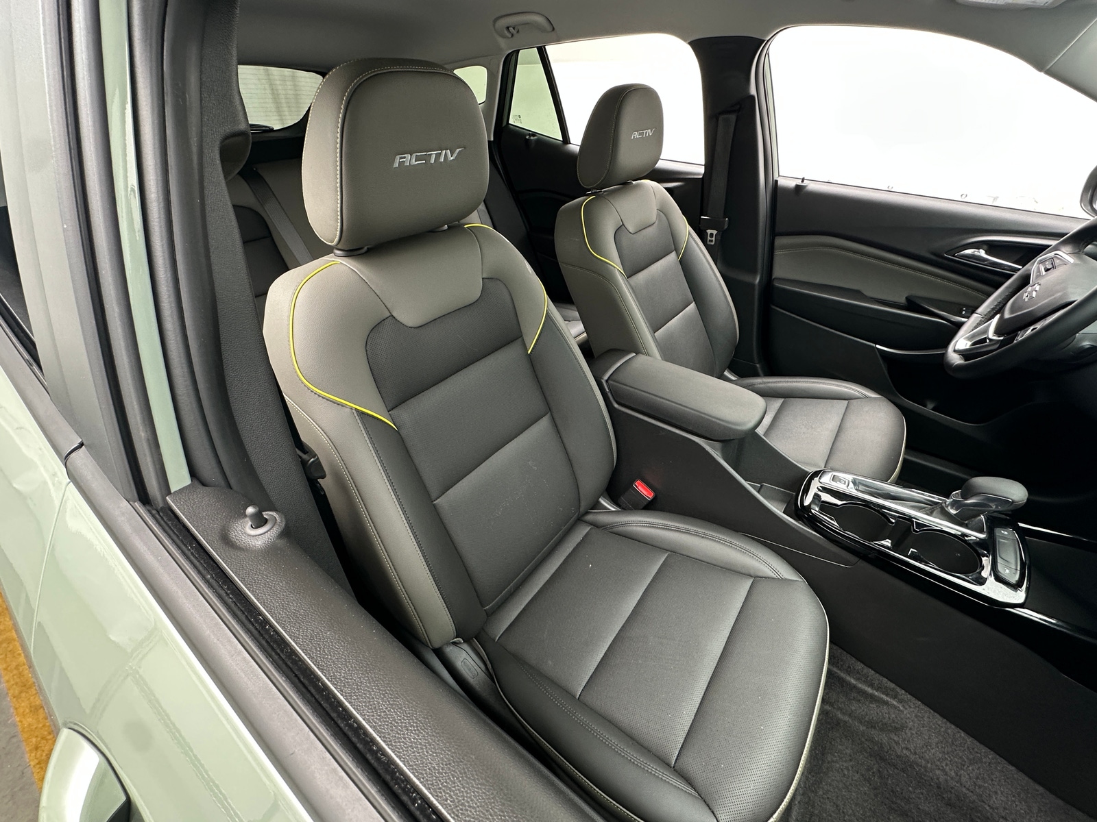 Thumbnail: 2025 Chevrolet Trax - 2