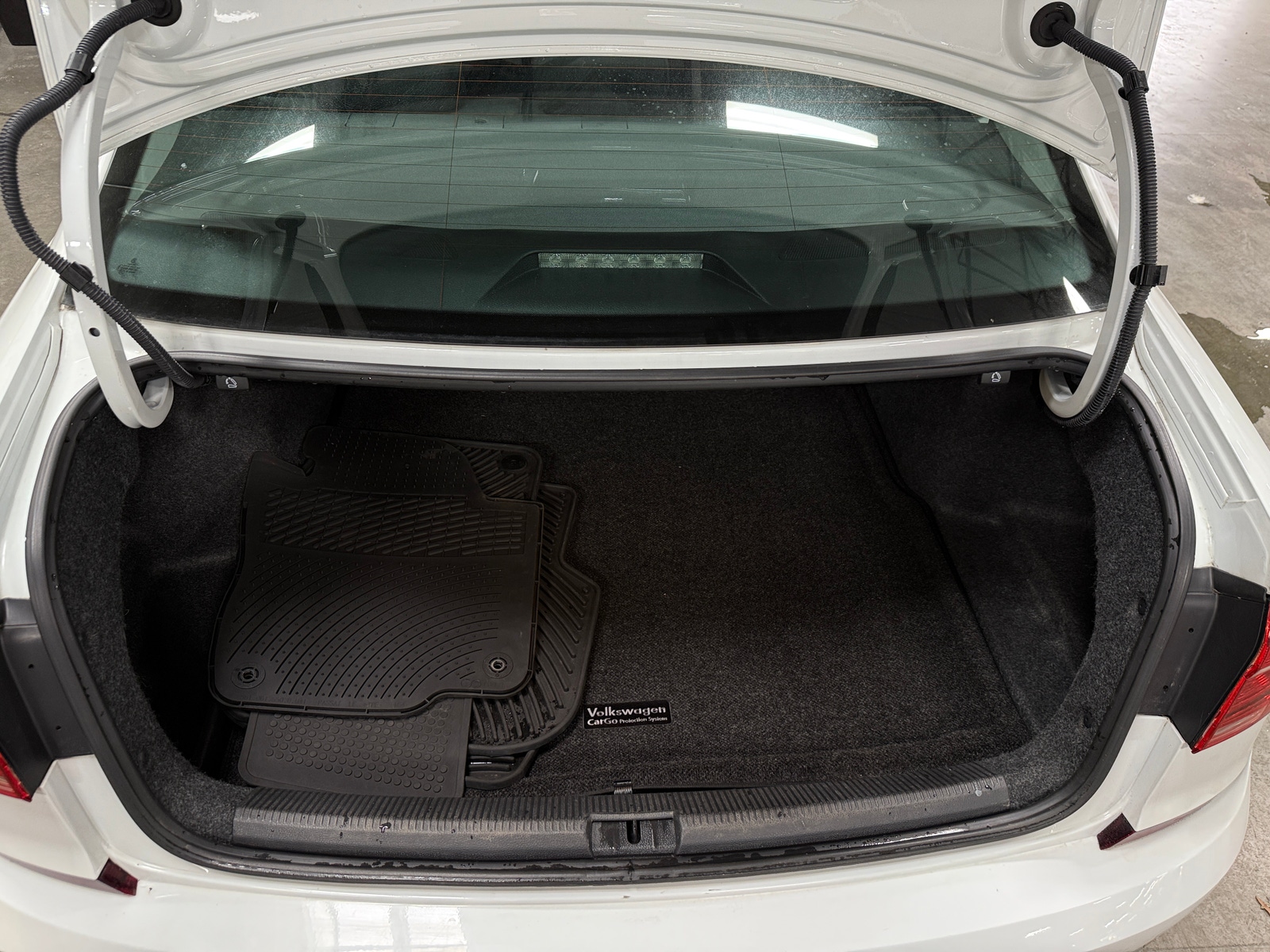 Thumbnail: 2016 Volkswagen Passat - 6