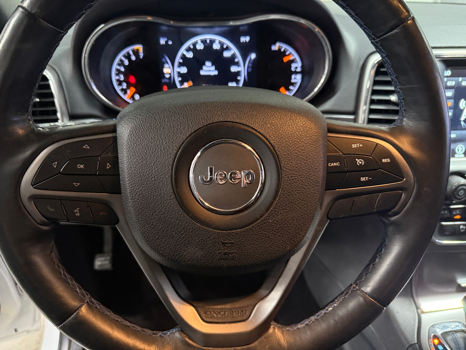 Thumbnail: 2018 Jeep Grand Cherokee - 5