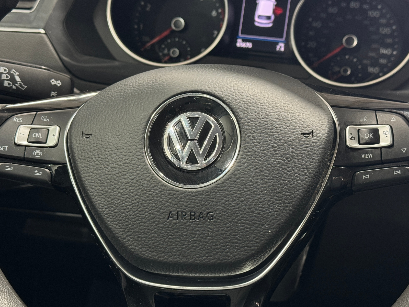 Thumbnail: 2021 Volkswagen Tiguan - 5