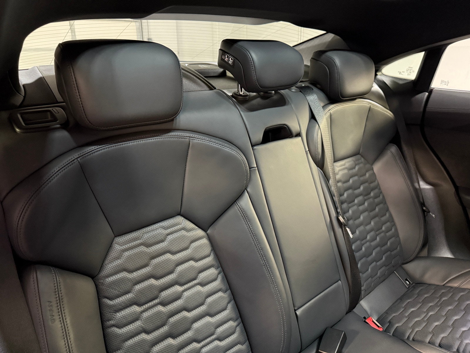 Thumbnail: 2023 Audi e-tron GT - 5