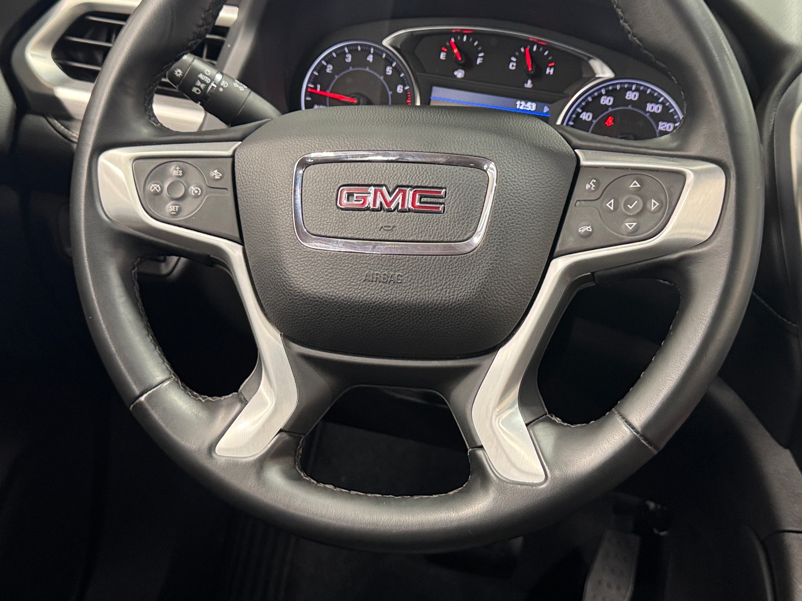 Thumbnail: 2023 GMC Acadia - 4