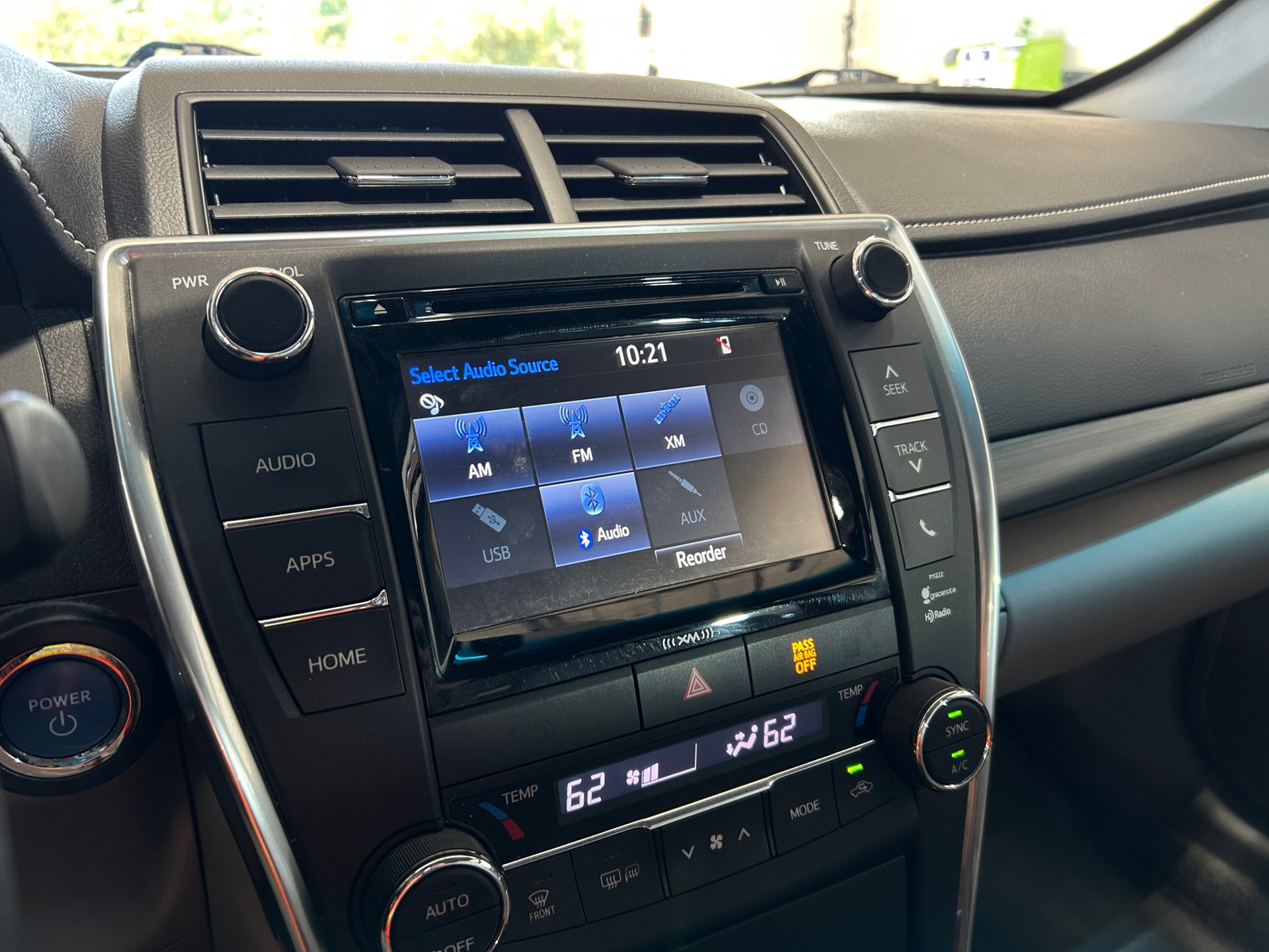 Thumbnail: 2017 Toyota Camry - 4