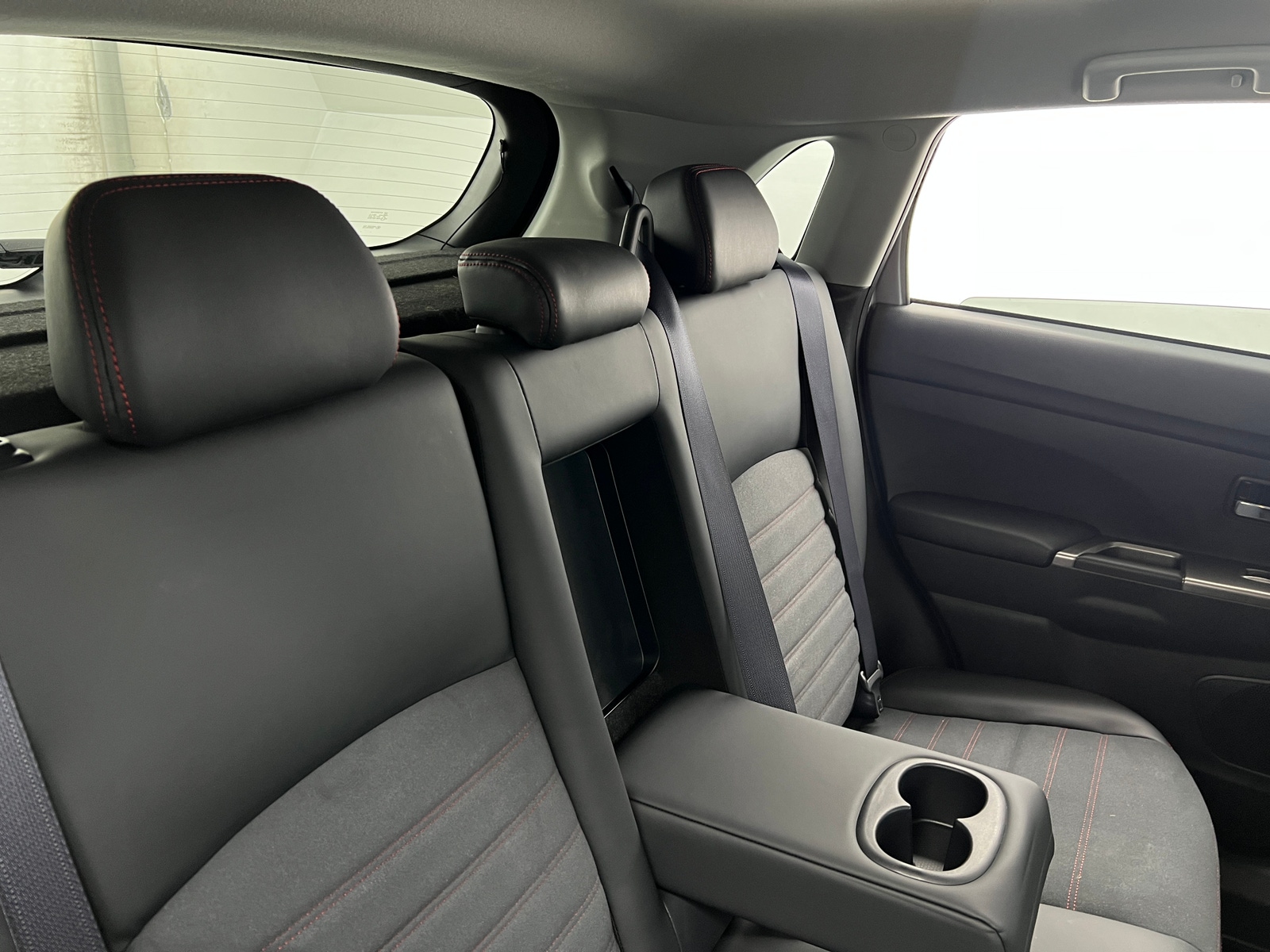 Thumbnail: 2024 Mitsubishi Outlander Sport - 5