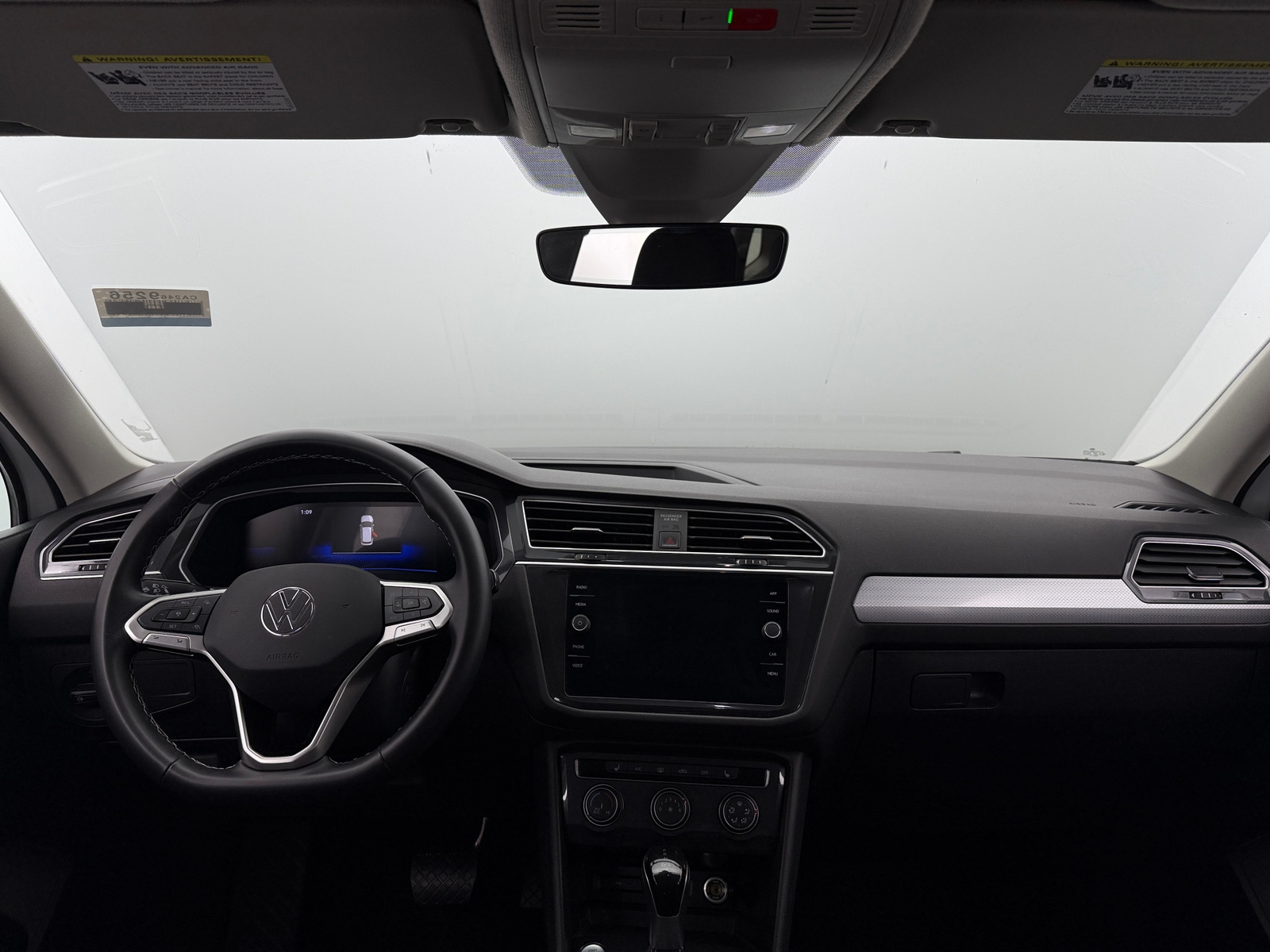 Thumbnail: 2024 Volkswagen Tiguan - 3